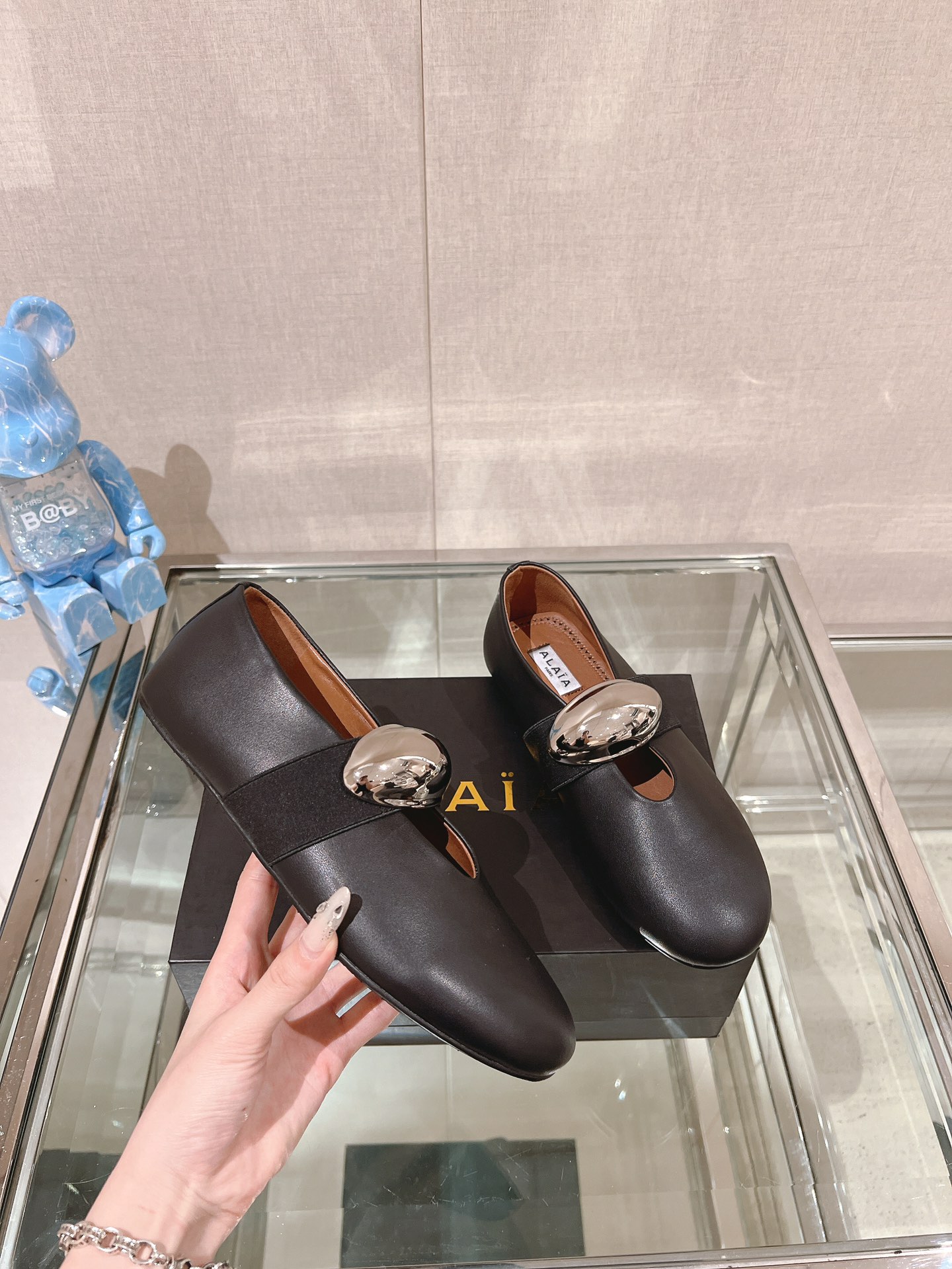 -24Fw新款ALAIA阿莱亚法式芭蕾舞单鞋平底鞋原本更具有柔美浪漫气息的芭蕾平底鞋在加上钻金属饰钉等中