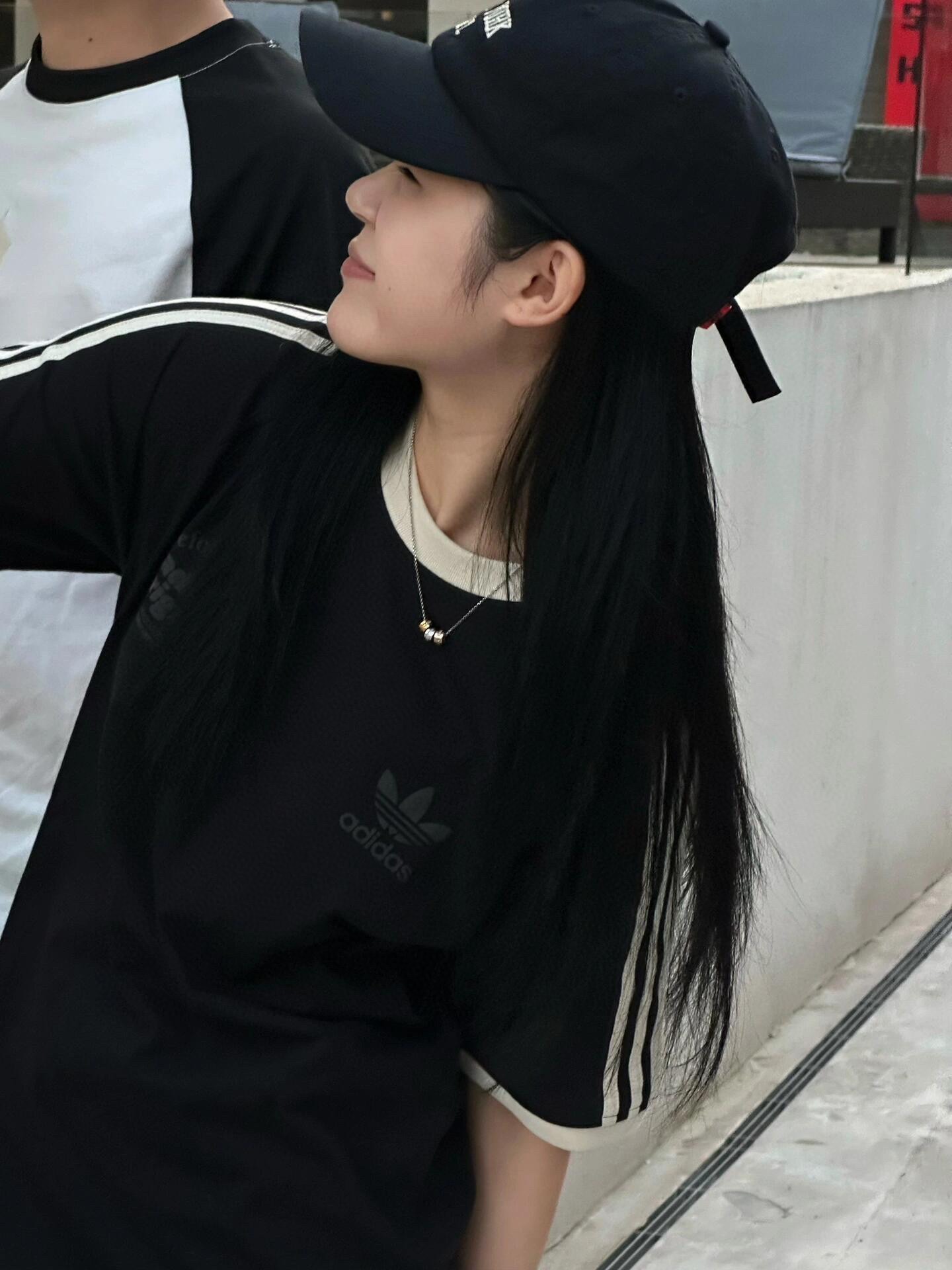 Adidas Retro-American T-Shirts: Comfortable, Stylish, and Authentic - 图片 7