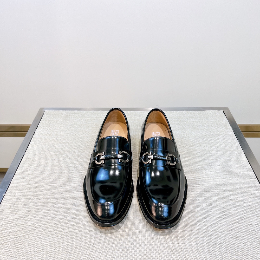 NO:679551,[F^] Original order, high-end quality, men's formal business leather shoes, original imported cowhide, purely hand-rubbed color process, water-dyed cowhide for foot pads inside, original custom-made leather outsole, Size 39-44 (38, 45, 46 customized, non-returnable),,cowhide,Leather soles19860909【F^】原单 高端品质 男士正装商务皮鞋 原版进口牛皮,纯手工擦色工艺 内里垫脚水染牛皮 原版订制真皮大底 Size 39-44码（38,45,46订制不退换）,,cowhide,Leather soles,Men's shoes