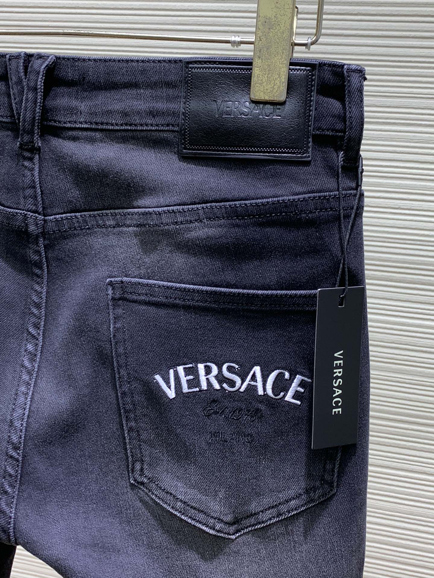 Versace范思哲2024春季最新品专柜同步有售原单狠货时尚休闲水洗牛仔裤进口原版水洗面料舒适透气顶级