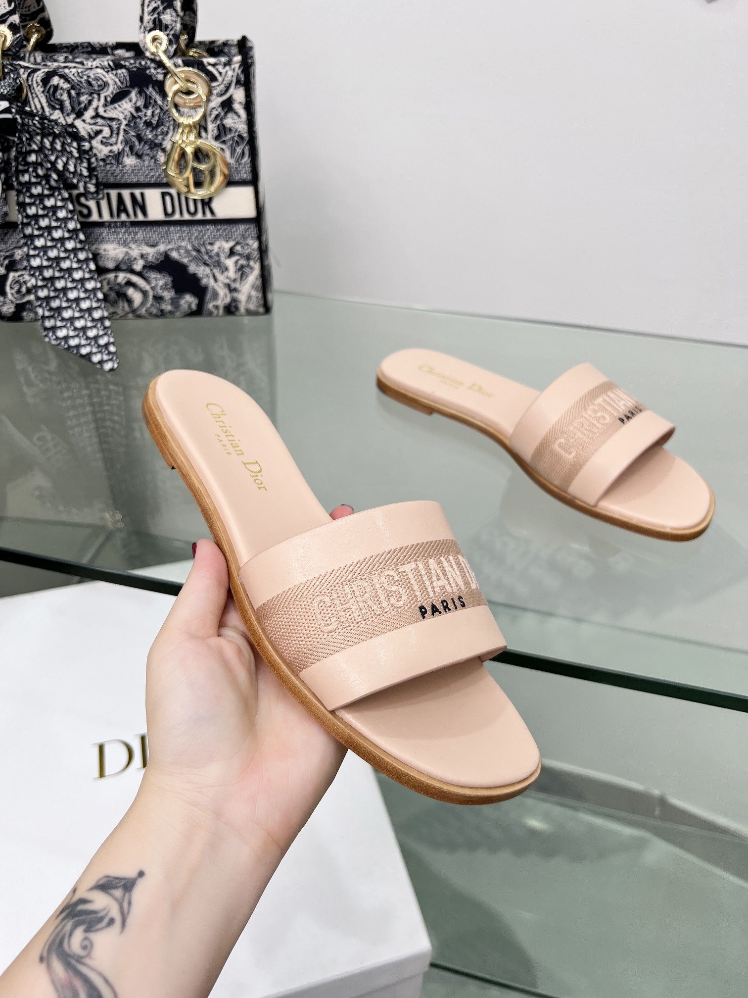 7 Star Collection
 Dior Shoes Slippers Embroidery Cowhide Genuine Leather Spring/Summer Collection