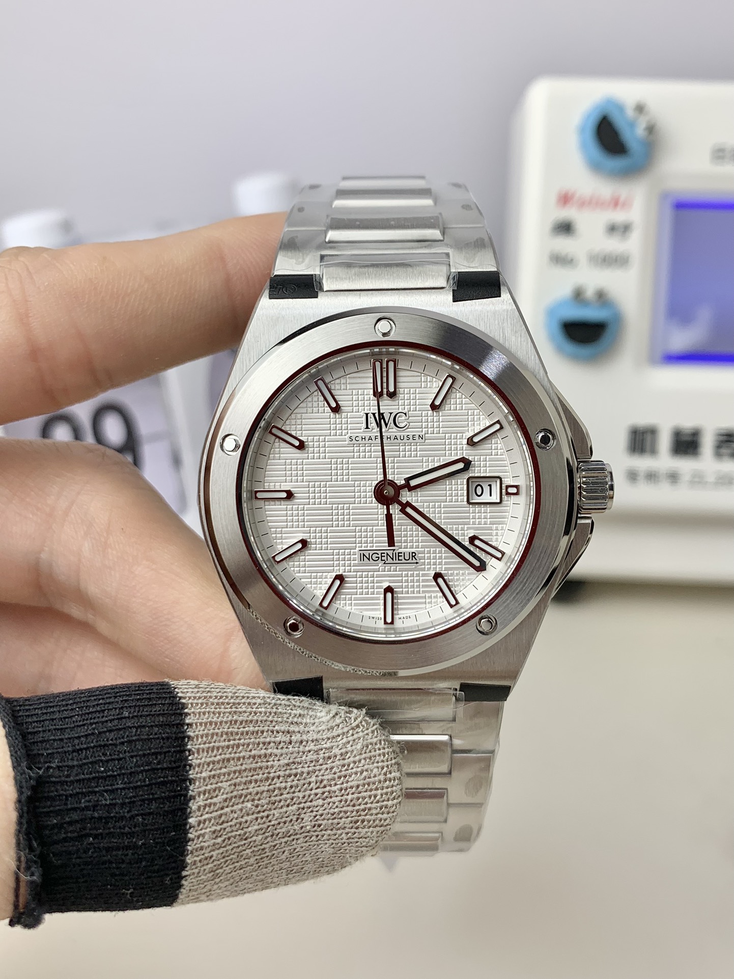 V7 Factory IWC Ingenieur white