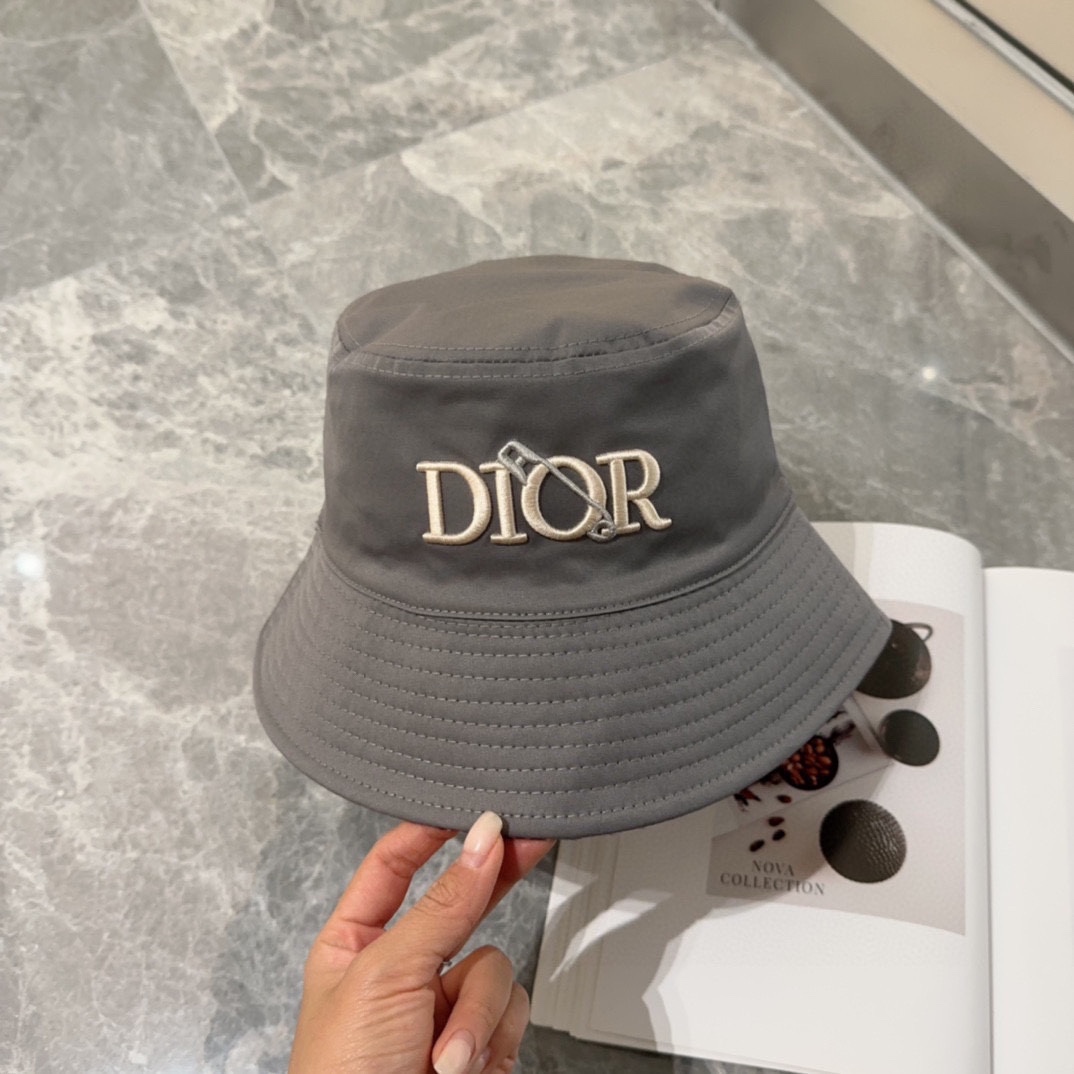 NO:194304,Dior official website latest double-sided full-indiced Dior logo fisherman hat, with a high sun protection index, especially small face, stylish and not soft, can be folded at will, convenient to carry hat, fisherman hat baseball hat knit hat, hat, dior, dior, espadrilles, hats19860909迪奥Dior 官网最新双面满印迪奥logo渔夫帽,防晒指数超高,特别显脸小,有型不软塌,可随意折叠,携带方便帽子渔夫帽棒球帽针织帽,帽子,dior,dior,espadrilles,hats,hat