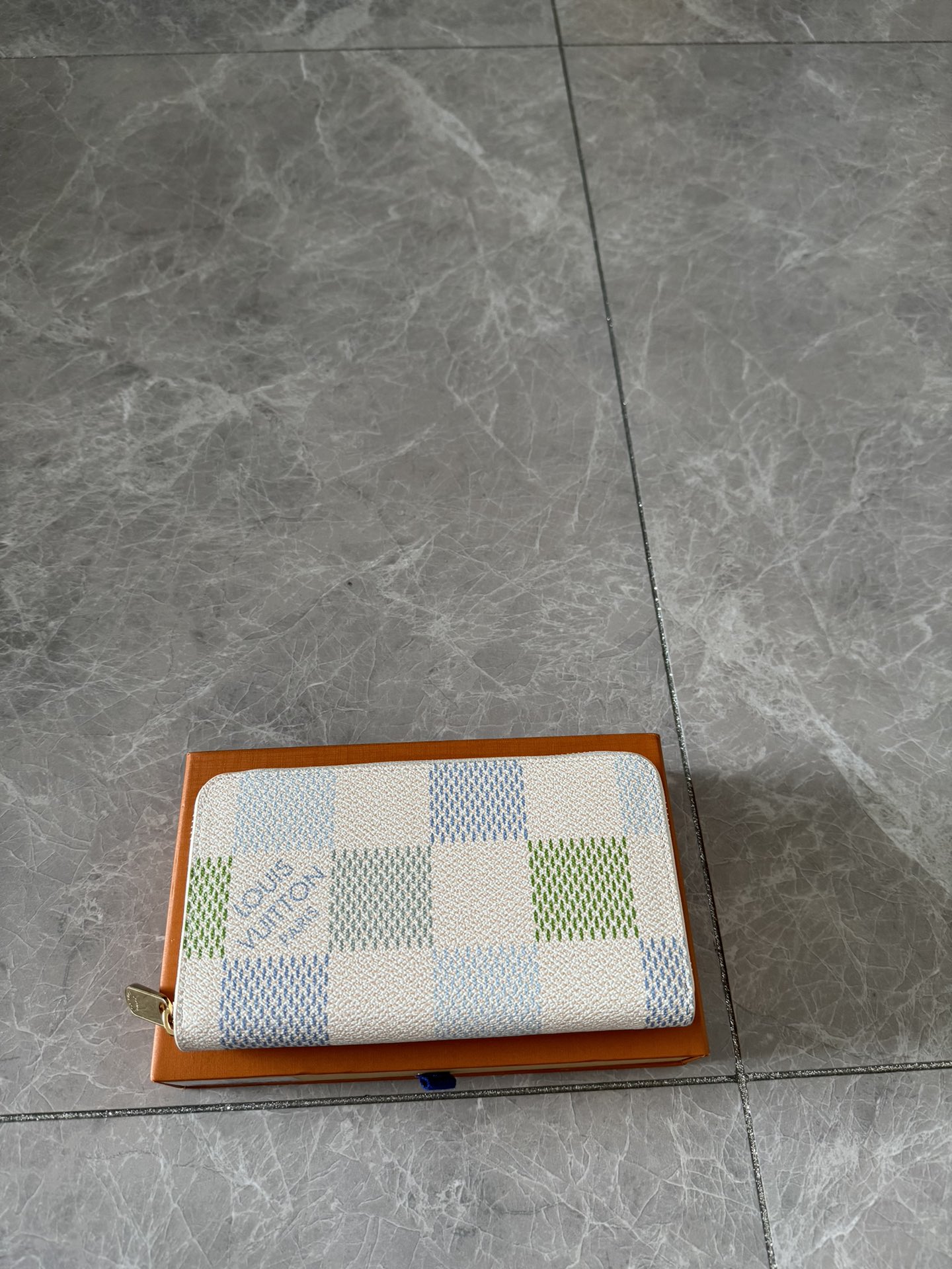 NO:178855,The authentic N40748 damiericious series 