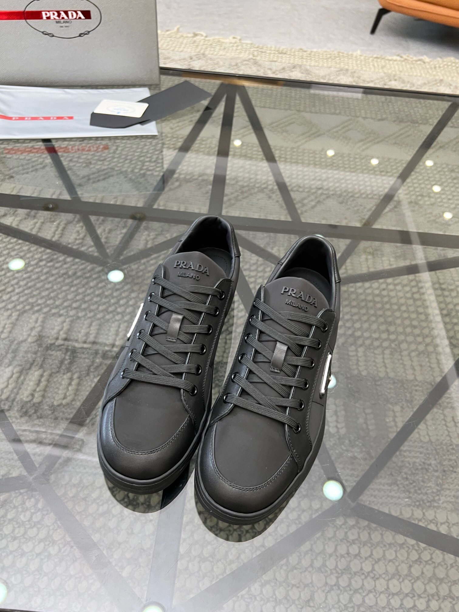 NO:216794,Brand P R A D A Color Original Color Number 38-44 Customized 45 Price Material Prada New Style Casual Shoes Super High Quality Original Single Version Luxury Material Selection Upper is made of cowhide with fabric   cowhide foot pads purely handmade for comfortable wearing experience Original special sole, Prada, prada, cowhide19860909品牌P R A D A 颜色原版配色 码数38-44定做45 价格 材质普拉达新款 休闲鞋超高品质 原单·版本奢华选材鞋面采用牛皮搭配布面料 牛皮垫脚纯手工打造只为舒适的穿着体验原版特供大底,普拉达,prada,cowhide,Men's shoes