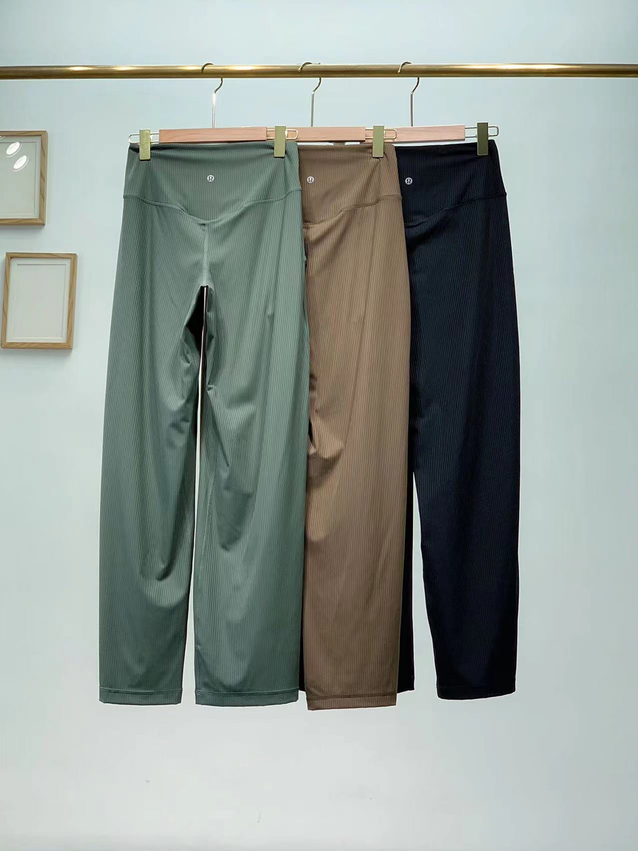 110💰编码90240338 lululemon丨Align™新款女士运动裸感螺纹阔腿裤,亚洲版型设计,立体剪裁完美塑形,宽松的阔腿裤型包容腿型实力藏肉。两侧斜插口袋,后置便捷卡片口袋,方便实用。罗纹 Nulu™ 面料触感柔滑,带有四面弹力,添加 Lycra® 氨纶,舒适伸展。腰部平整贴合,减少紧勒,延展性好,完美包裹每寸肌肤又完全没有紧绷感,像身体外的裸感保护层,凸显身材线条,兼具颜值、舒适度、专业度,给不同身材女孩最棒的包容度,运动健身/日常出街它都可以!
颜色:军绿色 卡其色 黑色
尺码:4 6 8 10