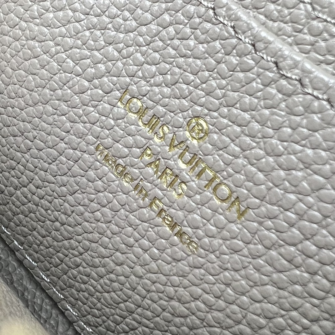  芯片版顶级原单 M69797杏色 本款 Zippy 零钱包取材 Monogram Empreinte 