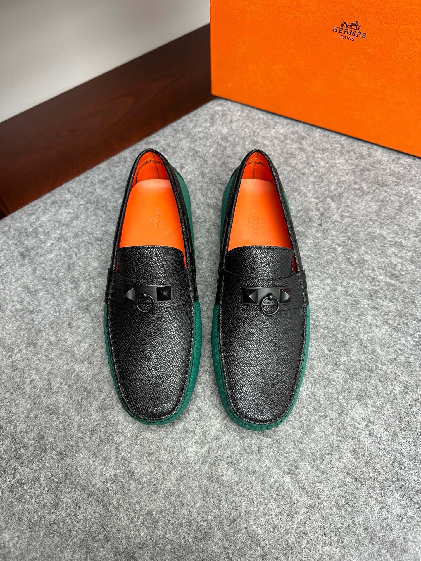 NO:216871,Brand HERMES original color matching, size 39-44 customized 38.45 price Material new Hermes style casual Doudou shoes super high quality luxury material selection upper is made of imported original cowhide   cowhide inner pure handmade only for comfortable wearing experience original rubber outsole, Hermes leather shoes, hermes, hermes, cowhide19860909品牌HERMES 颜色原版配色 码数39-44订做38.45 价格 材质爱马仕新款 休闲 豆豆鞋超高品质奢华选材鞋面采用进口原版牛皮 牛皮内里纯手工打造只为舒适的穿着体验原版橡胶大底,爱马仕 皮鞋,hermes,hermes,cowhide,Men's shoes