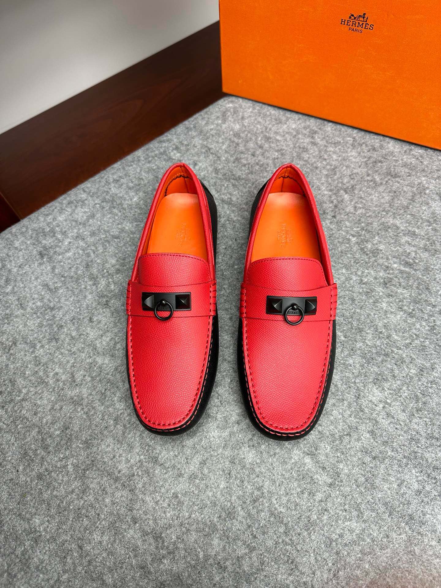 NO:218098,Brand HERMES original color matching, size 39-44 customized 38.45 price Material new Hermes style casual Doudou shoes super high quality luxury material selection upper is made of imported original cowhide   cowhide inner pure handmade only for comfortable wearing experience original rubber outsole, Hermes leather shoes, hermes, hermes, cowhide19860909品牌HERMES 颜色原版配色 码数39-44订做38.45 价格 材质爱马仕新款 休闲 豆豆鞋超高品质奢华选材鞋面采用进口原版牛皮 牛皮内里纯手工打造只为舒适的穿着体验原版橡胶大底,爱马仕 皮鞋,hermes,hermes,cowhide,Men's shoes