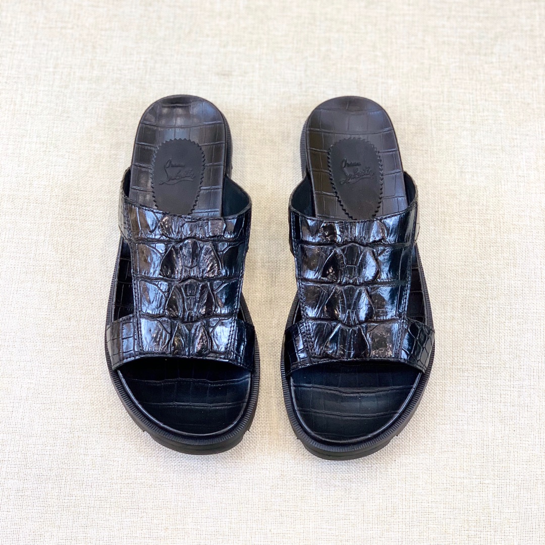 NO:756003,[C*] We solemnly recommend new spring and summer products - [Crocodile Sandals Premium] Thai Siamese Crocodile Skin - Counter boutique quality is boutique level, simple and fashionable, luxurious and elegant, gentlemanly demeanor Baidu, casual without losing temperament - The tire outsole is the highlight, wear-resistant and non-slip, absolutely suitable for you who know how to taste life!  -size 39-44 (38,45.customized) -♀♀♀P,,crocodile skin19860909【C*】 隆重推荐春夏新品 -【鳄鱼凉拖臻品】泰国暹罗鳄鱼皮  -专柜精品 质量属精品级别 简单时尚 奢华大气 绅士风度百度 休闲不失气质 -轮胎大底是亮点 耐磨防滑 绝对适合懂得品味生活的您！ -size 39-44（38,45.订制） -♀♀♀P,,crocodile skin,Men's shoes