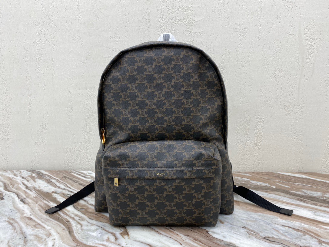 NO:183192,Genuine grade original leather triomphe calf leather medium backpack triomphe canvas spliced ​​calf leather backpack with 2 adjustable nylon straps and 1 handle. Double zipper and 1 front zipper pocket.   Product details 13 x 15 x 5 inches (33.5 x 38 x 13 cm) 71 coated canvas, 29 calf leather Cotton lining Gold metal pieces Double zipper Front pocket with mobile phone pocket, main compartment padded flat pocket External flat pocket Adjustable nylon strap length 16 inches (40 cm) Removable zipper head hook chain Number 188382bov.38no, Celine, celine, cowhide19860909正品级 原厂皮 triomphe 小牛皮中号双肩包 triomphe中号帆布拼接小牛皮双肩包,配有2条可调节尼龙背带和1个提手.配有双拉链和1个正面拉链口袋.   产品细节 13 x 15 x 5英寸(33.5 x 38 x 13厘米) 71涂层帆布,29小牛皮 棉衬里 金色金属件 双拉链 正面口袋内设手机袋,主隔层内设加衬垫扁平口袋 外置扁平口袋 可调节尼龙肩带长16英寸（40厘米） 可拆卸拉链头钩链 编号188382bov.38no,赛琳,celine,cowhide,Bag