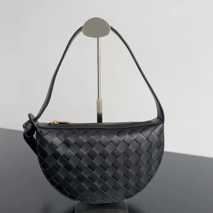 Bottega Veneta Bv the most fashionable armpit bag for summer streets