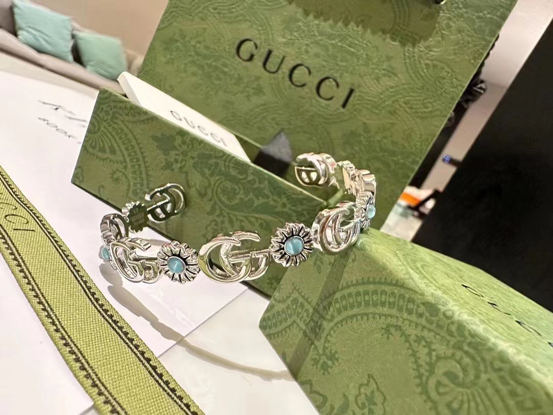 New Gucci Bracelet Series Revives Logo Symbols with High Quality Craftsmanship