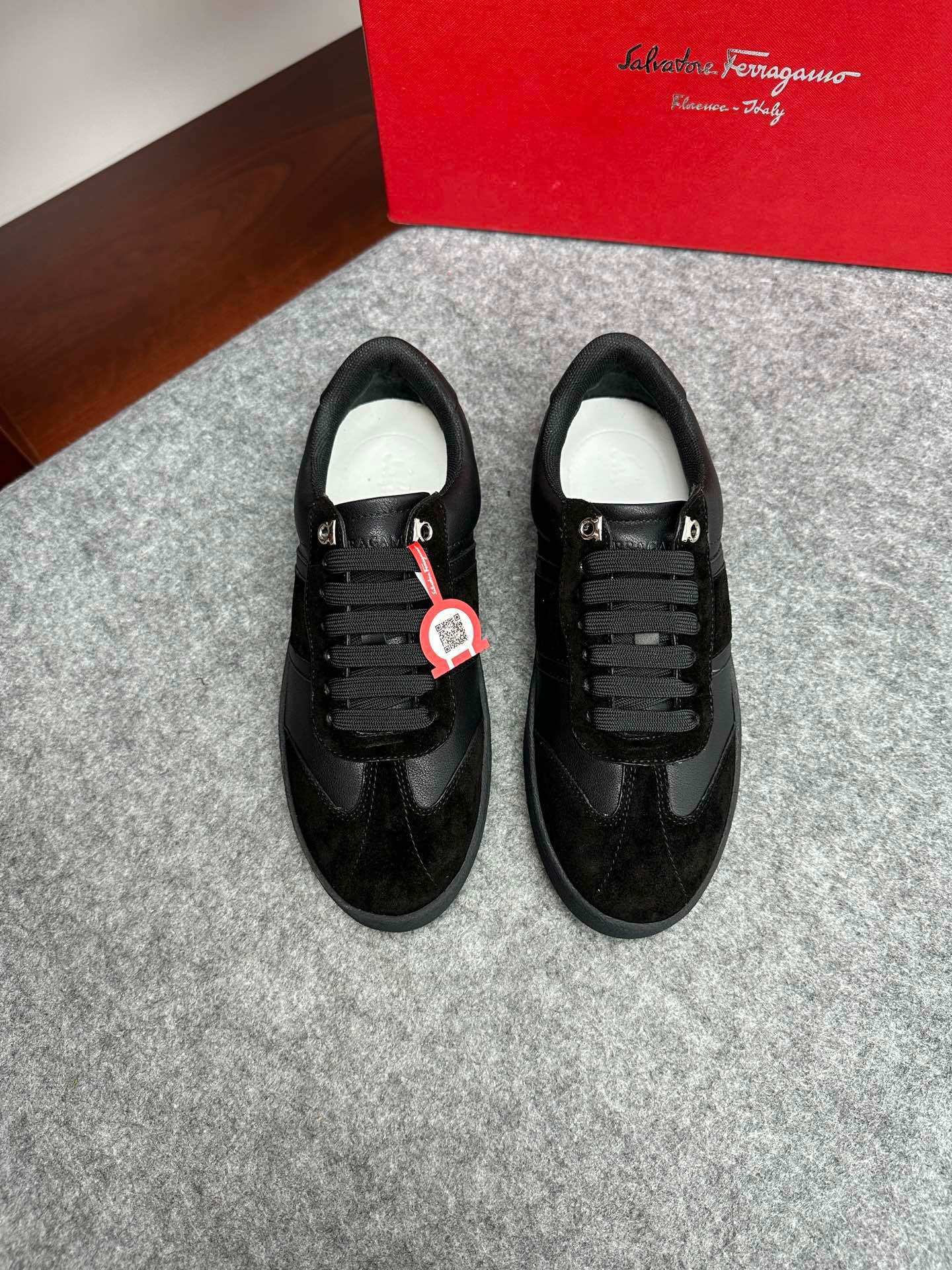 NO:218572,Brand Ferragamo Color original color matching Number 39-44 Custom made 38.45 Price Material Ferragamo New product launch top version Original single quality regular shoe factory fashion trendy upper cowhide making luxury cowhide foot pad original Ferragamo outsole high-end quality worth owning, Ferragamo casual shoes, ferragamo, ferragamo, cowhide19860909品牌Ferragamo 颜色原版配色 码数39-44订做38.45 价格 材质菲拉格慕新品上市顶级版本 原单品质正规鞋厂出品时尚潮流范鞋面牛皮制作奢华牛皮垫脚原版菲拉格慕大底高端品质值得拥有,菲拉格慕 休闲鞋,ferragamo,ferragamo,cowhide,Men's shoes