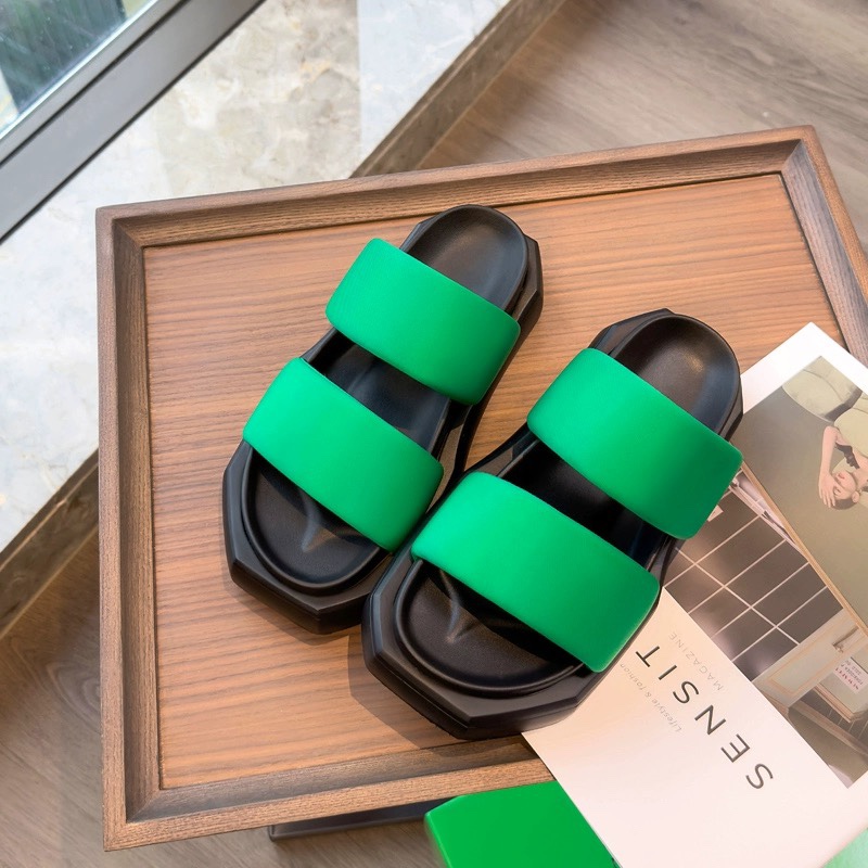 Stuart Weitzman 2024 Summer Sandals: Thin Bottom, Thick Love.