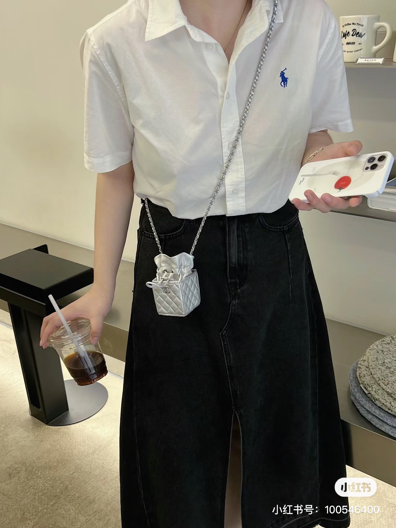 与此同时,它简洁流畅的包身,背起来也很百搭、显气质 2