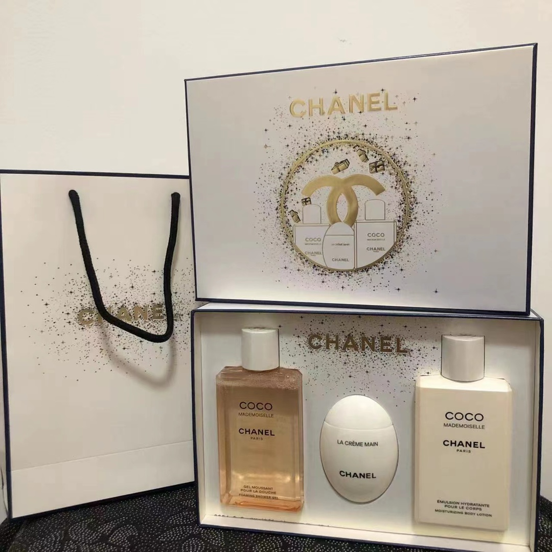 Chanel Coco Mademoiselle Fragrance Set: Body Lotion, Shower Gel, Hand Cream 5 i1712061048 7559 4