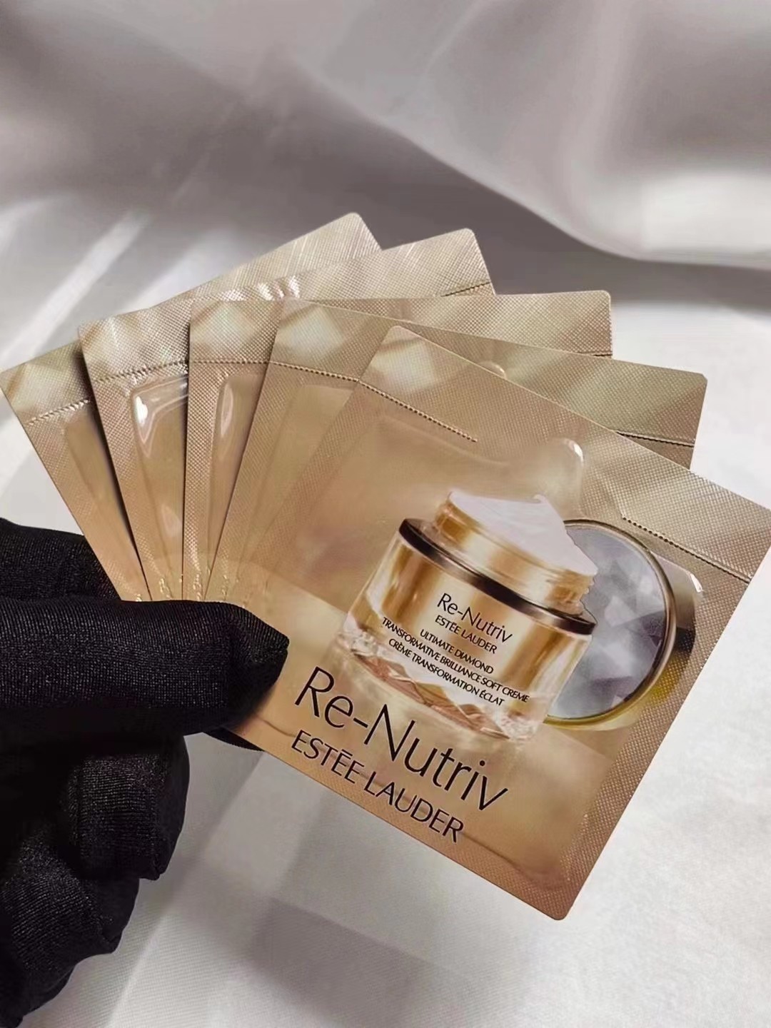 25. Crema Rejuvenecedora de Estée Lauder Re-Nutriv Ultimate Diamond 1.5ml/10 sobres 🔜 Versión Mingtong. ¡Alta calidad❗…