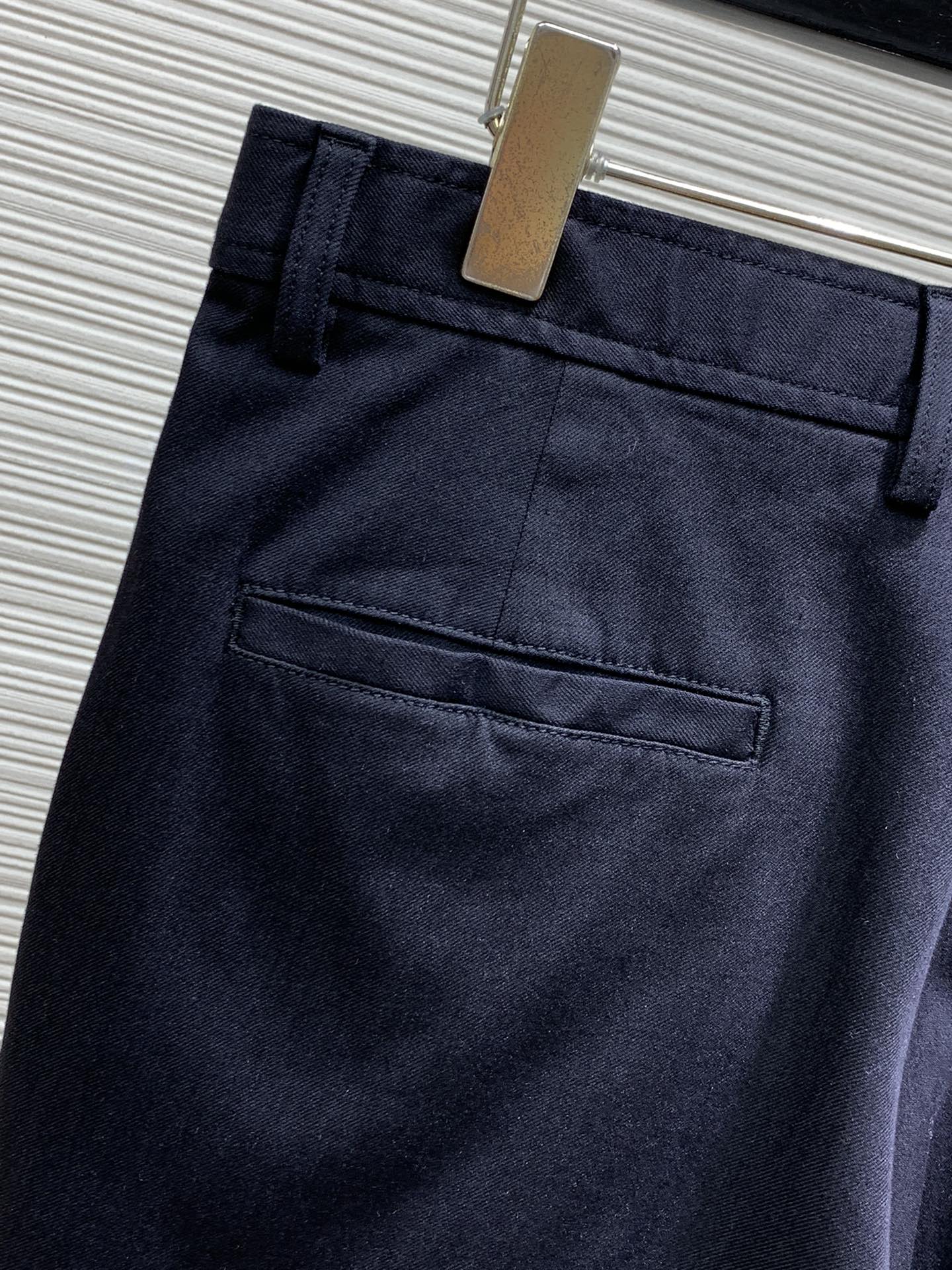 杰尼亚男款原色系丹宁Coolmax科技纤维环保面料微锥形黑色休闲裤关于款式及设计精致工艺高级质感经典单品