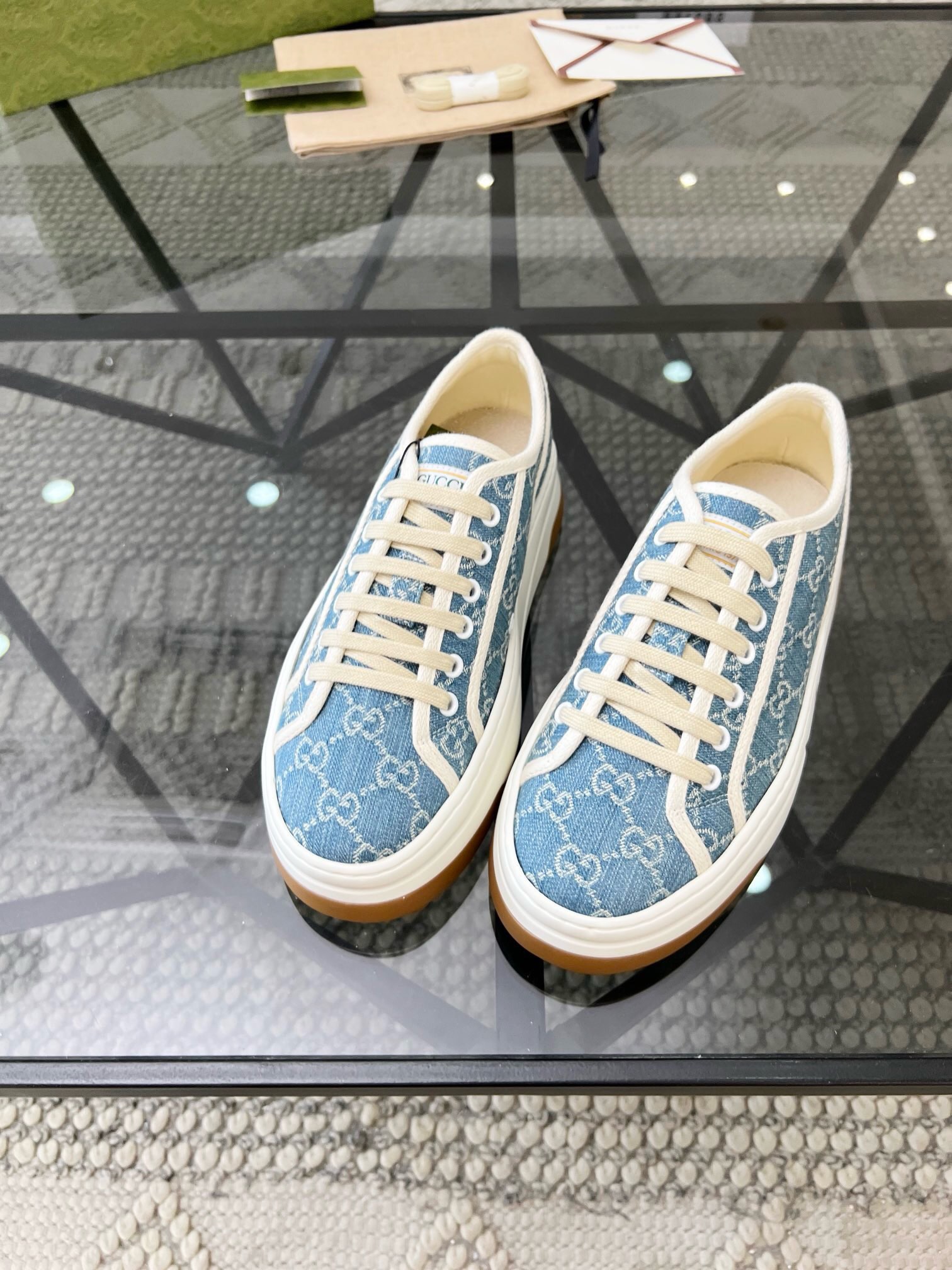 NO:218095,Brand G U C C I Color original color matching Number of 35-45 couples price Material Guqi Spring and Autumn style The same style as the counter High-end and latest style This colored sneakers with cowhide and printed cloth Original cloth footbed classic sneakers inspired Original customized outsole, Guqi Casual shoes, sneakers, cowhide19860909品牌G U C C I 颜色原版配色 码数35-45情侣款 价格 材质古奇春秋款 专柜同款高端精品最新款 此款彩色运动鞋 牛皮搭配印花布面 原版布面垫脚经典运动鞋为灵感 原版定制大底,古奇 休闲鞋,sneakers,cowhide,Men's shoes