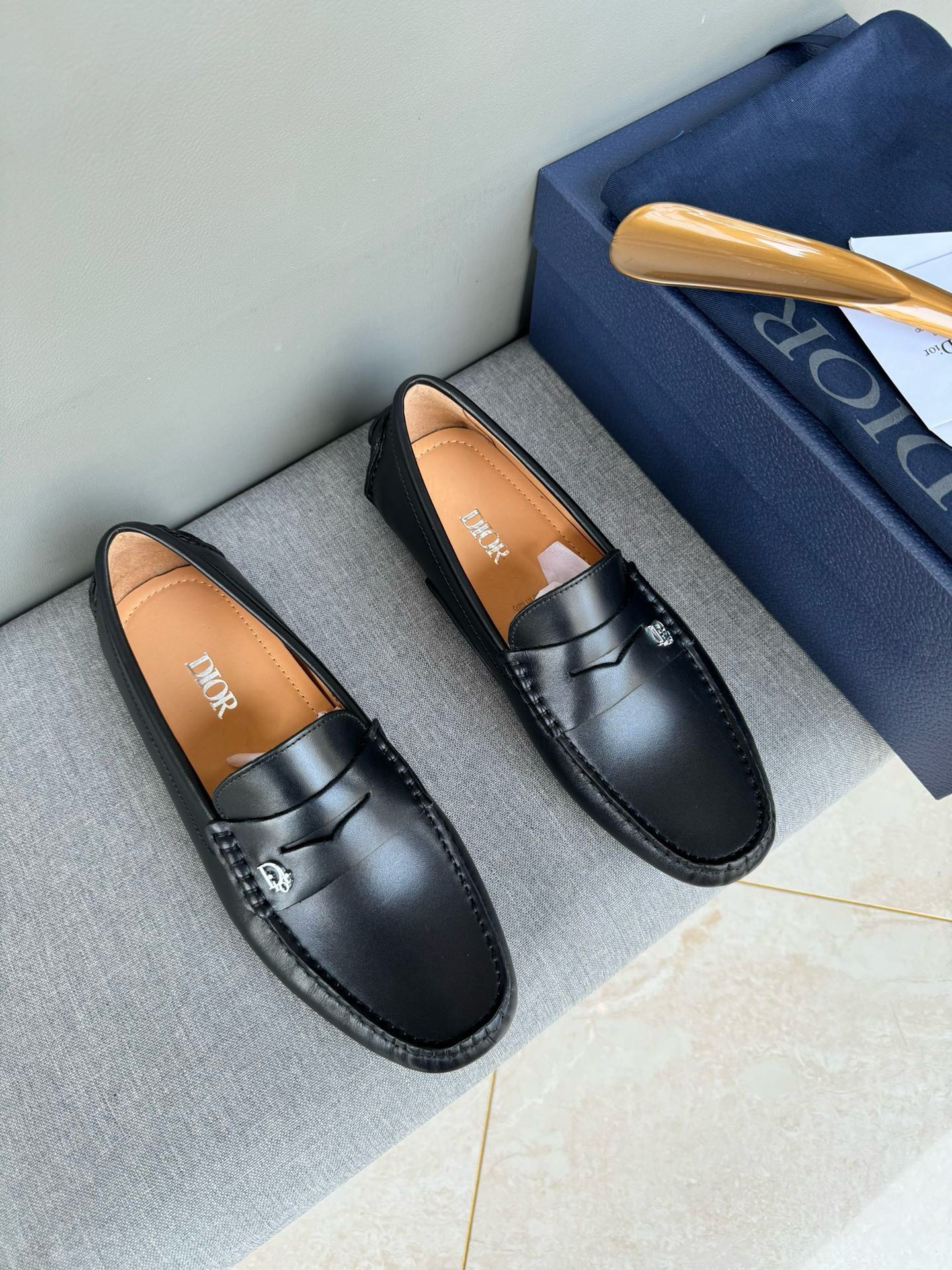 NO:218137,Brand Dior color original color matching, size 39-44 customized 38.45 price Material new model for men, Doudou shoes driving, foot shoes, imported cowhide, extremely strong leather texture   cowhide inner comfortable and breathable   original Dior open mold custom sole, the highest quality in the market, Dior-Doodou shoes, dior, dior, cowhide19860909品牌Dior 颜色原版配色 码数39-44定做38.45 价格 材质迪奥男士新款 豆豆鞋驾车 套脚鞋 采用进口牛皮、皮质感极强 牛皮内里 舒适透气 原版Dior开模定制大底市场最高品质,迪奥-豆豆鞋,dior,dior,cowhide,Men's shoes