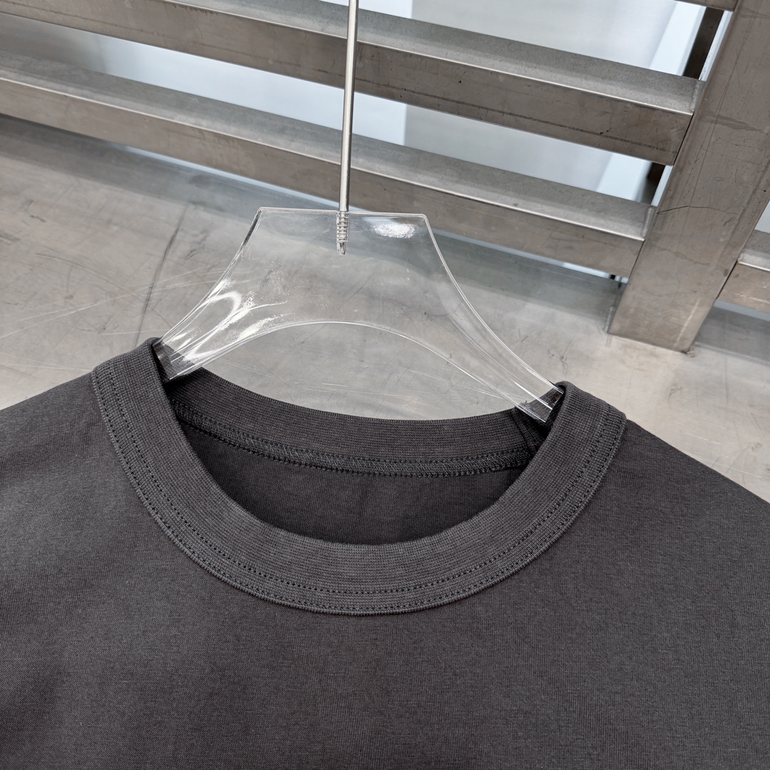 Alexanderwang新款t恤纯棉面料舒适挺括领口二本针加固不易变形胸前撞色logo印花简约不简单尺