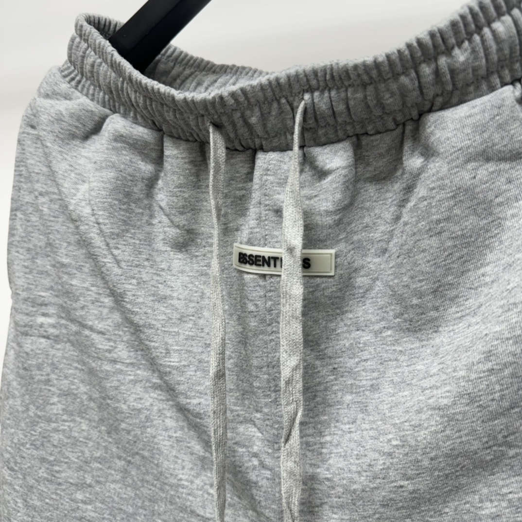 Fear Of God ESSENTIALS: High-End Streetwear with Arc-Shaped Silica Letters - 图片 5