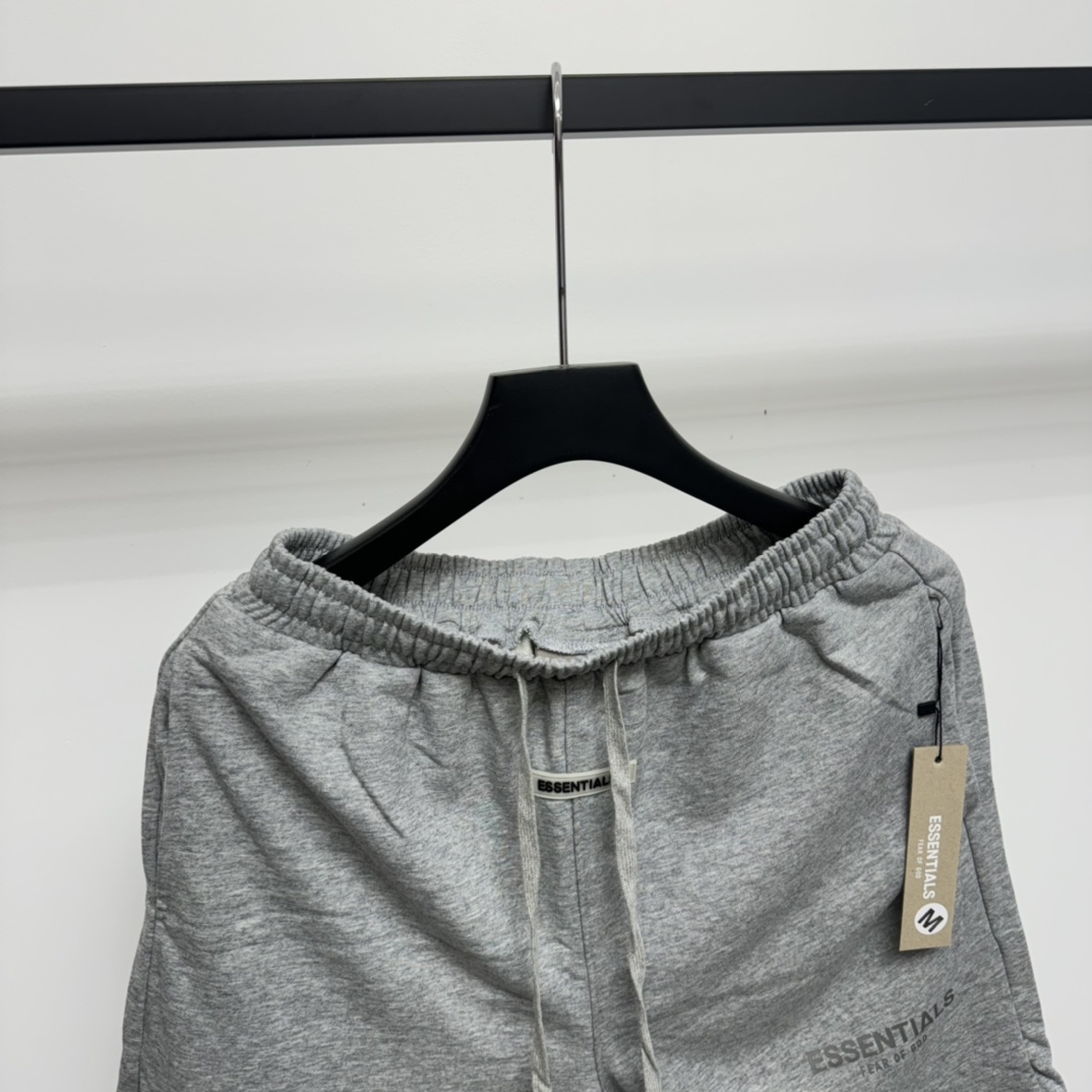 Fear Of God ESSENTIALS: High-End Streetwear with Arc-Shaped Silica Letters - 图片 3