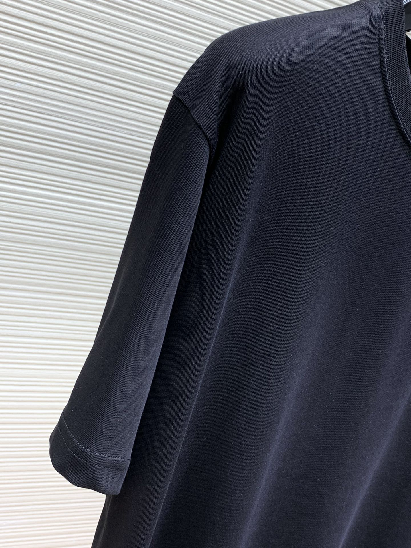 Loewe罗意威2024初夏最新款时尚休闲圆领短袖T恤原单狠货简约舒适版型不挑人采用进口原版面料舒适度极