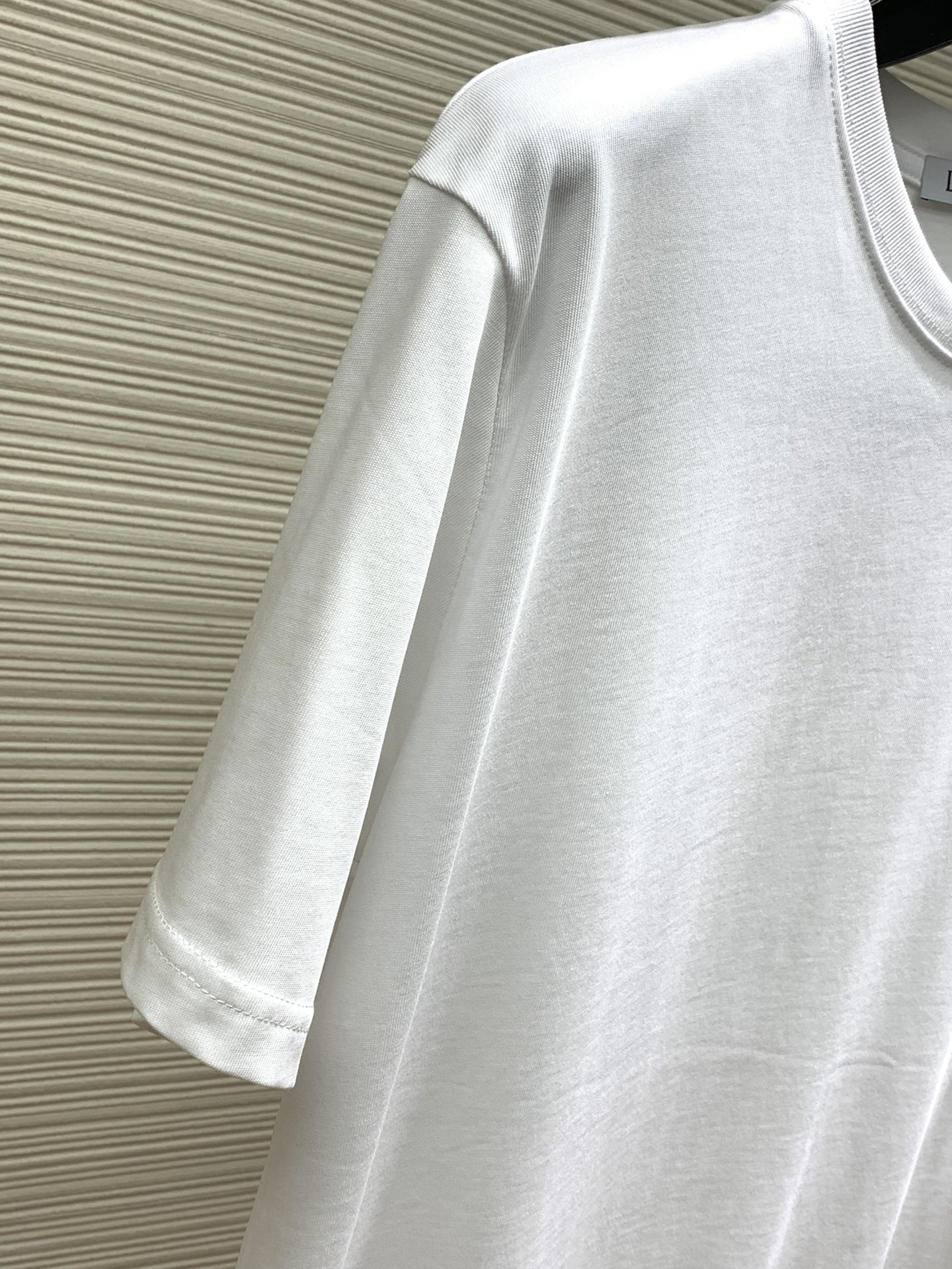 Loewe罗意威2024初夏最新款时尚休闲圆领短袖T恤原单狠货简约舒适版型不挑人采用进口原版面料舒适度极