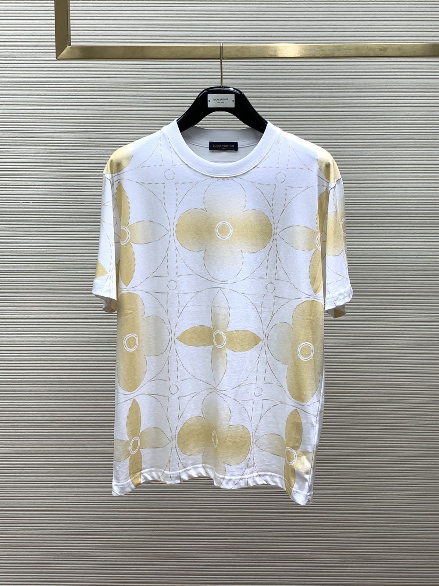 What 1:1 replica
 Louis Vuitton Clothing T-Shirt Printing Summer Collection Fashion Short Sleeve
