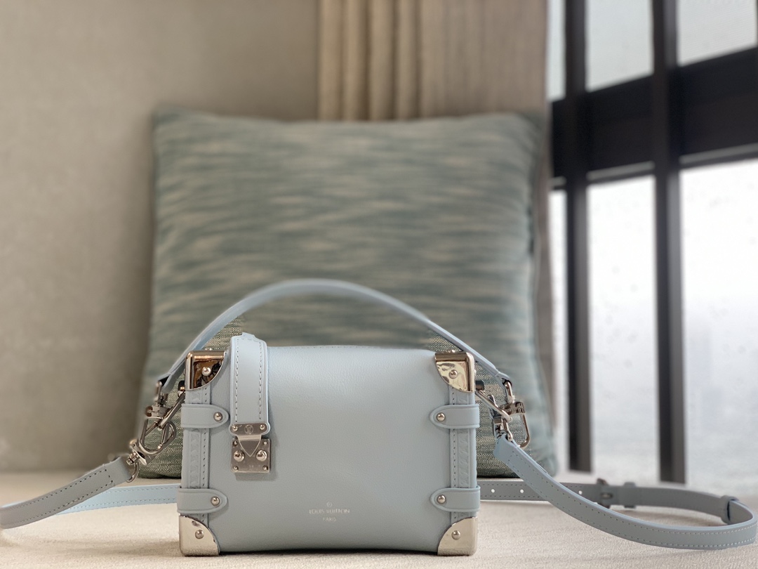 Louis Vuitton LV Side Trunk PM box bag is officially on sale M83080 black m25067 blue calfskin material