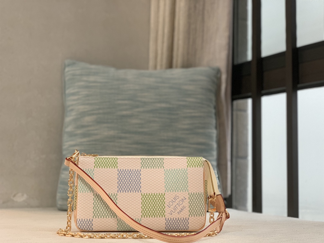 Louis Vuitton LVs new product first-release special purchase channel [Pochette Accessoires handbag] M40642 blue (checkered) Damier canvas bag bod