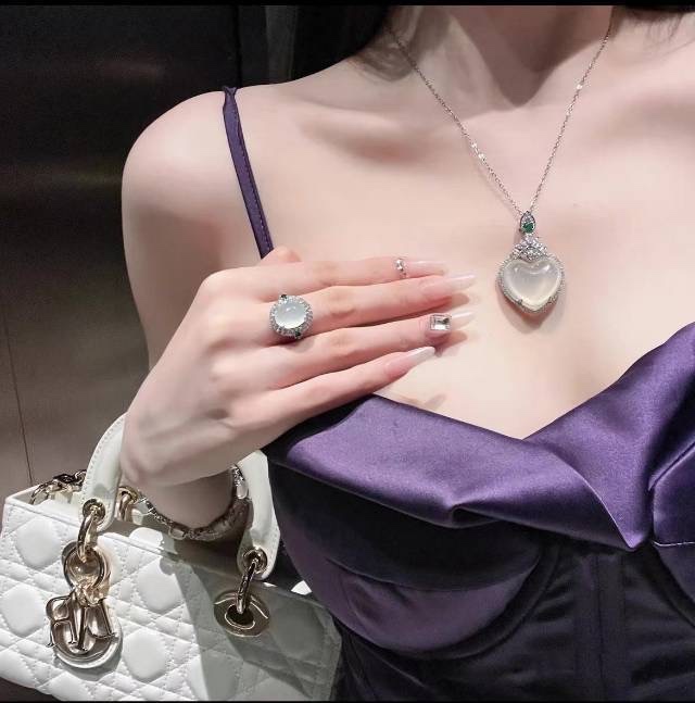 six ️⃣ New heart-shaped chalcedony necklace - Jewelry 3
