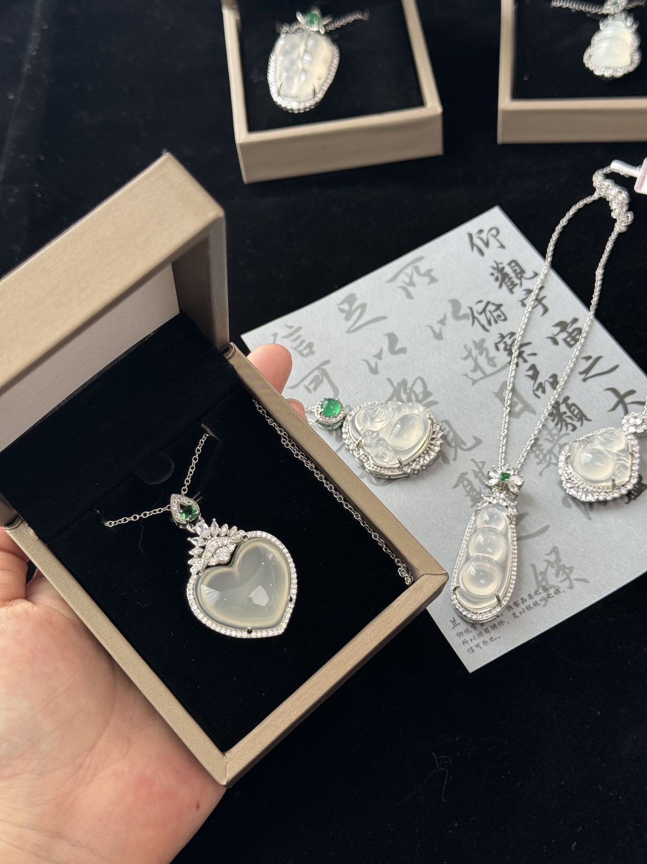 six ️⃣ New heart-shaped chalcedony necklace - Jewelry 2