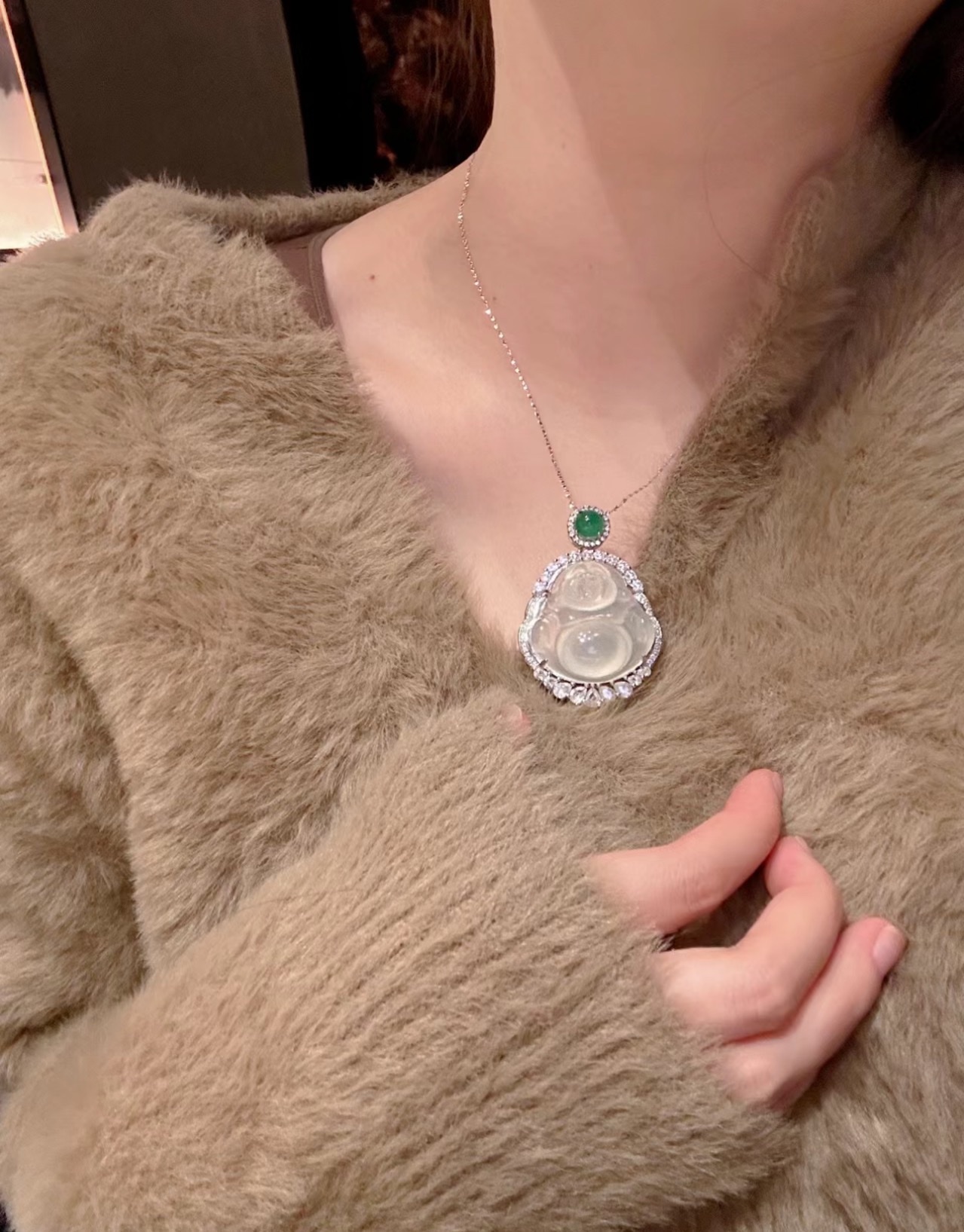 Women wearing Buddha heads have no worries about food and clothing - Clothes 6
