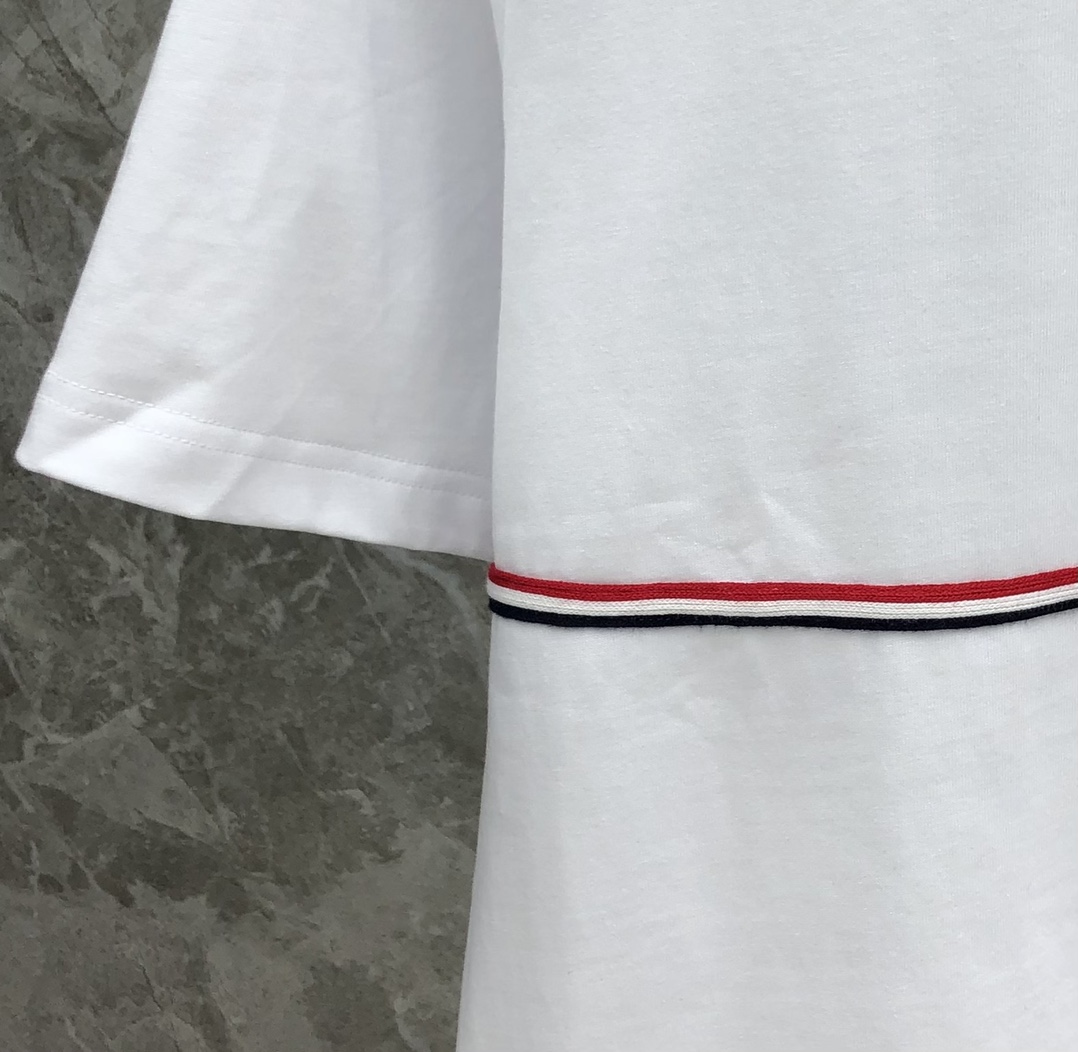 横条织带圆领短袖T  

码数：1-5  颜色：白灰拼、藏青、净白
