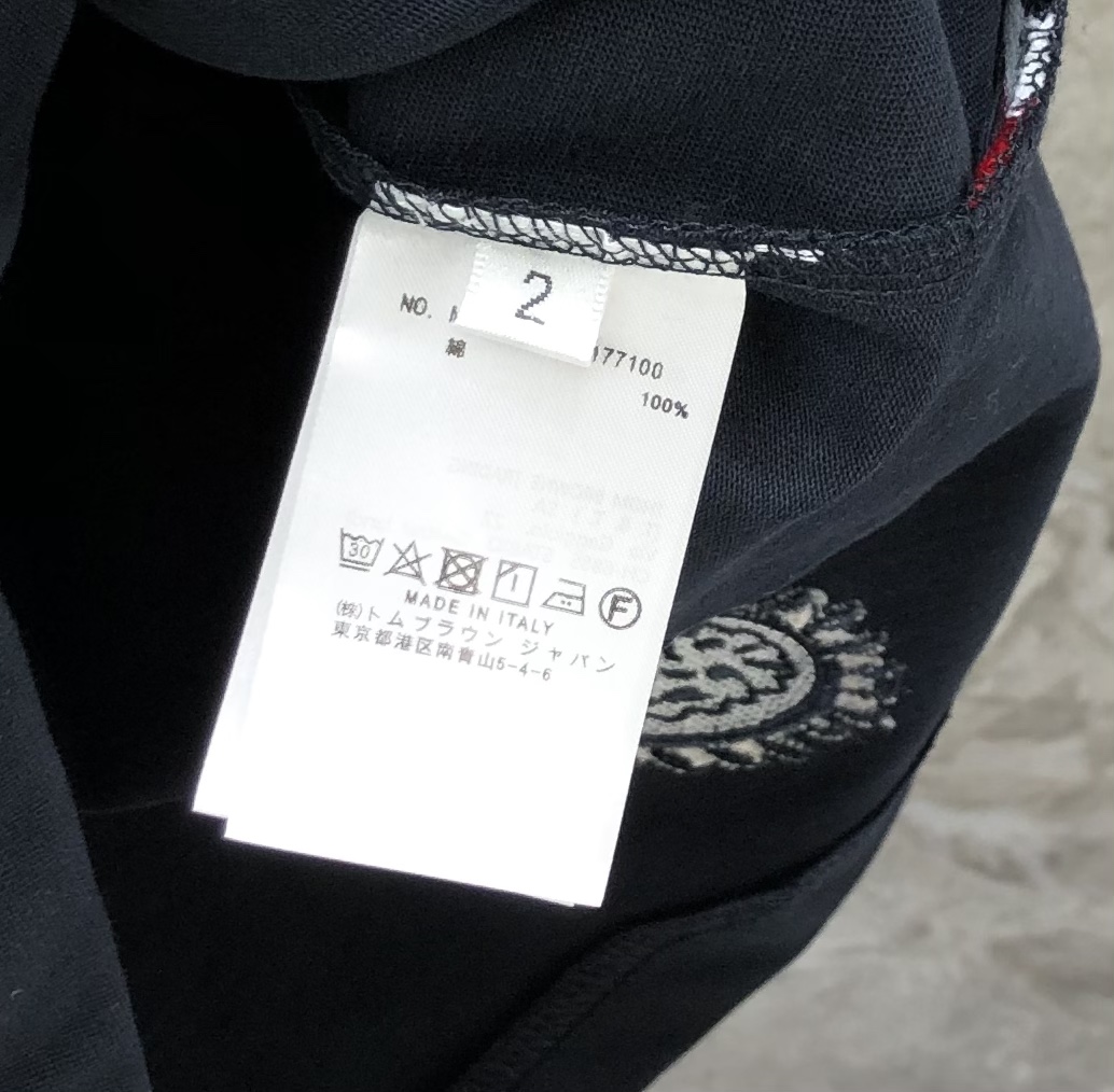 刺绣花朵平纹圆领短袖T  

码数：1-5  颜色：灰色、藏青、白色