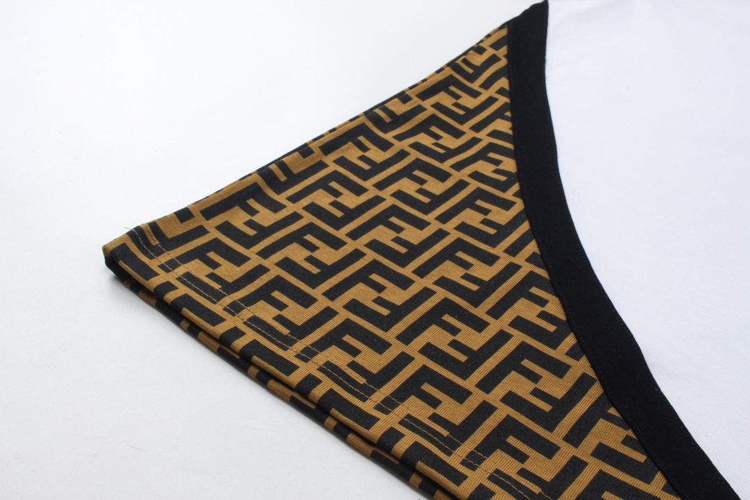 FENDI FEFFEDE COMPLETE ALL OVER F-printed T-sleeves: Custom Design Overview - 图片 3