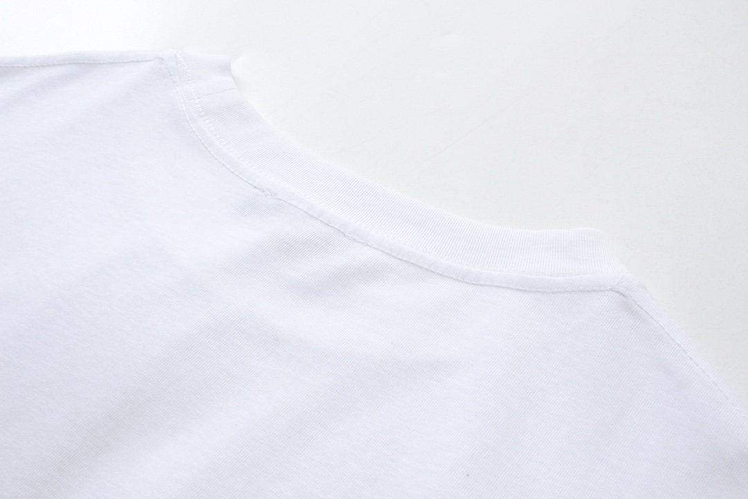 FENDI FEFFEDE COMPLETE ALL OVER F-printed T-sleeves: Custom Design Overview - 图片 5