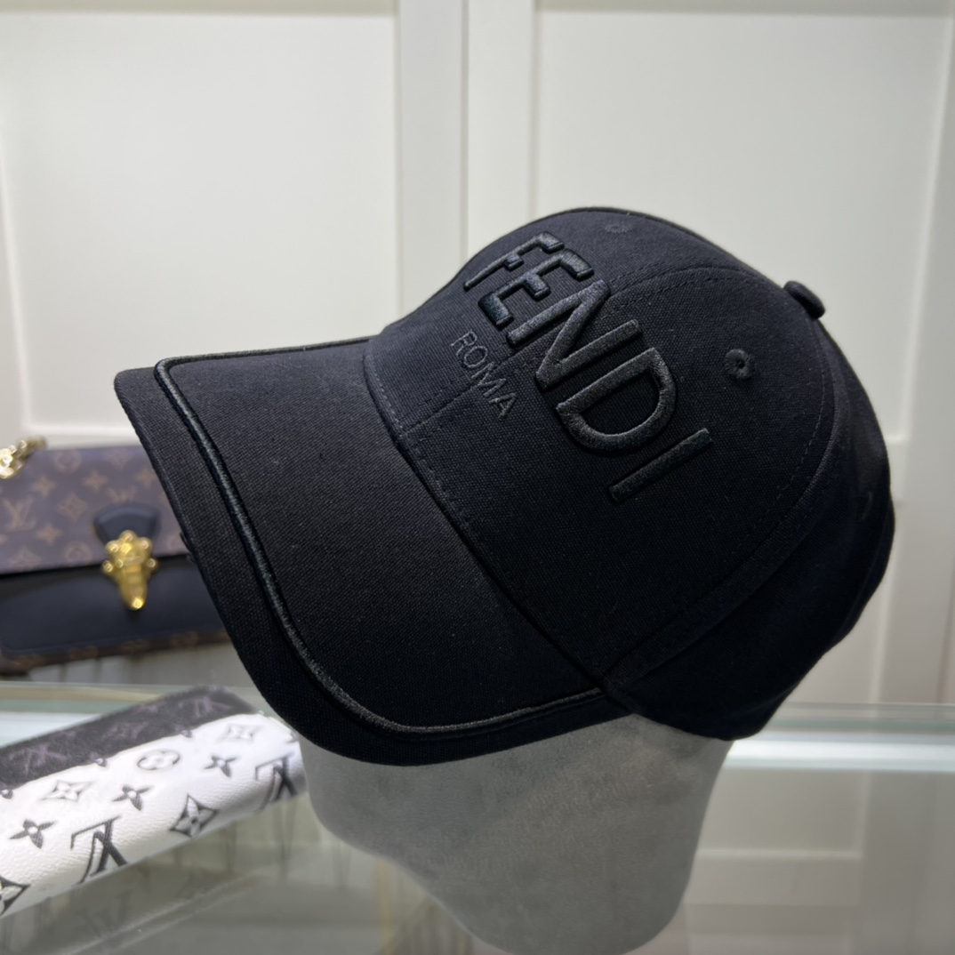 NO:195542,FENDI Presbyterian series baseball hat classic FF mid-year items, temperament and wearable items, quality [strong] hat fisherman hat baseball hat knit hat, hat, fendi, fendi, espadrilles, hats19860909FENDI芬迪 老花系列棒球帽 经典FF中古单品,气质穿搭单品,质量杠杠[强]帽子渔夫帽棒球帽针织帽,帽子,fendi,fendi,espadrilles,hats,hat