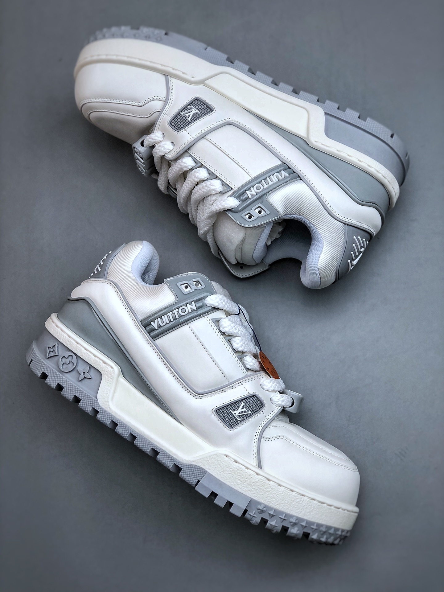 Louis Vuitton Trainer Sneaker Low休闲运动文化百搭篮球板鞋