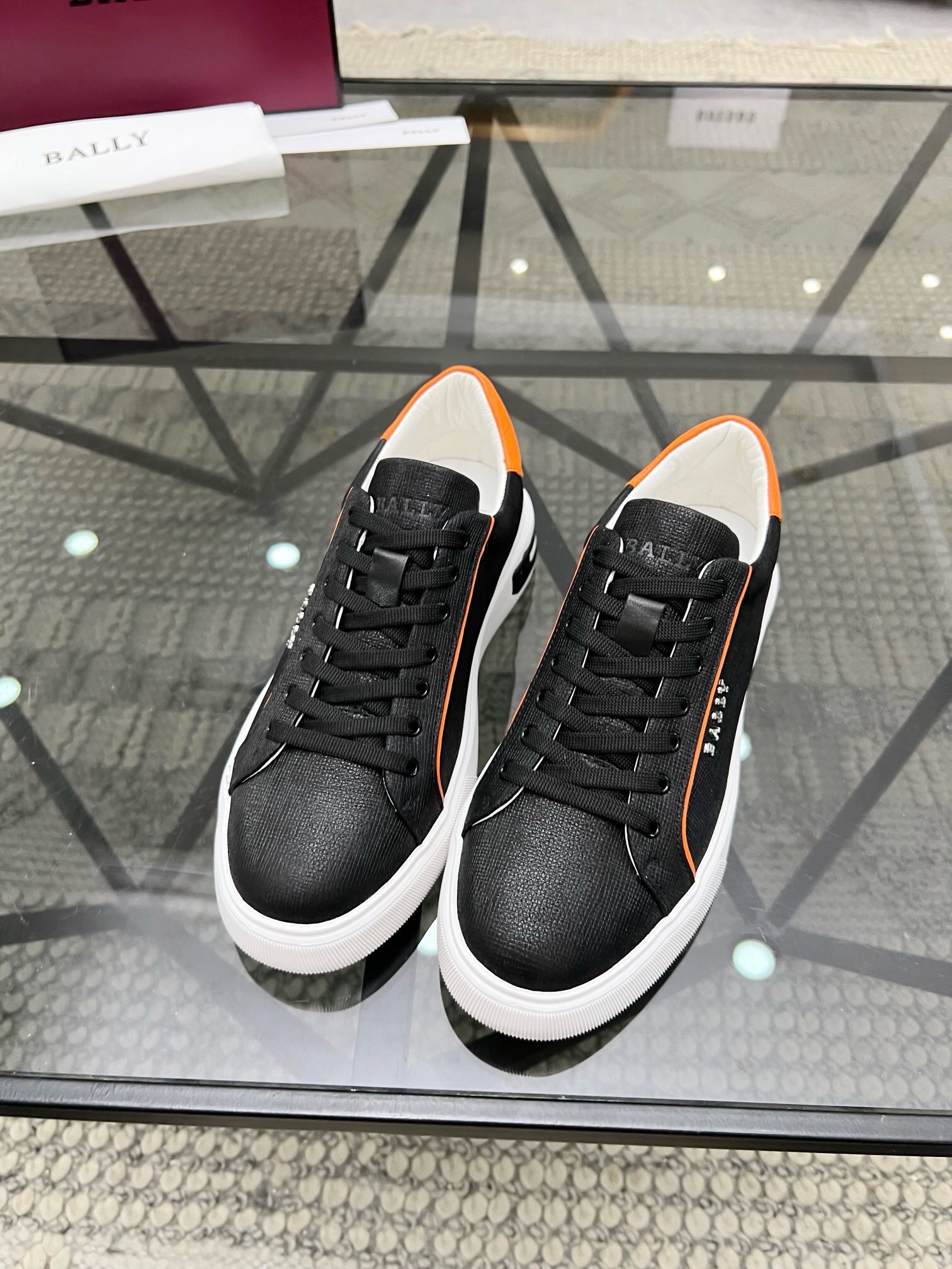 NO:218457,Brand B A L L Y color original color matching number 39-44 customized 38.45 price Material new men's classic casual shoes simple atmospheric super high style selection with top layer cowhide with luxurious cowhide smooth lines light and comfortable original wear-resistant rubber outsole, bali casual shoes, bally, cowhide19860909品牌B A L L Y 颜色原版配色 码数39-44定做38.45 价格 材质巴利新款男士 经典休闲鞋简约大气超高逼格选用头层牛皮搭配搭配奢华牛皮内里流畅线条轻便舒适原版耐磨橡胶大底,巴利 休闲鞋,bally,cowhide,Men's shoes