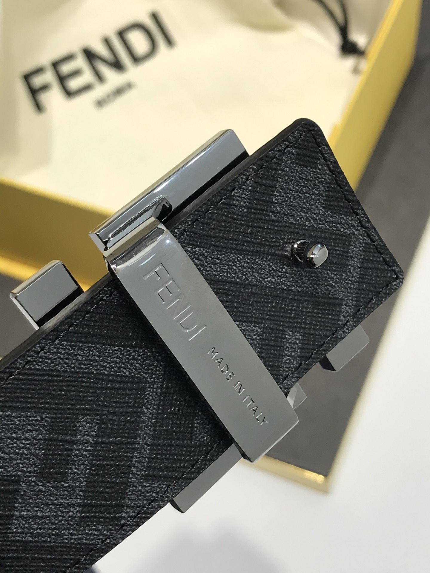 配送专柜包装打孔针新款FD宽38MM支持NFC芯片扫描标志造型宽皮带原版立体双层间沙黑色铆钉扣进口原版荔