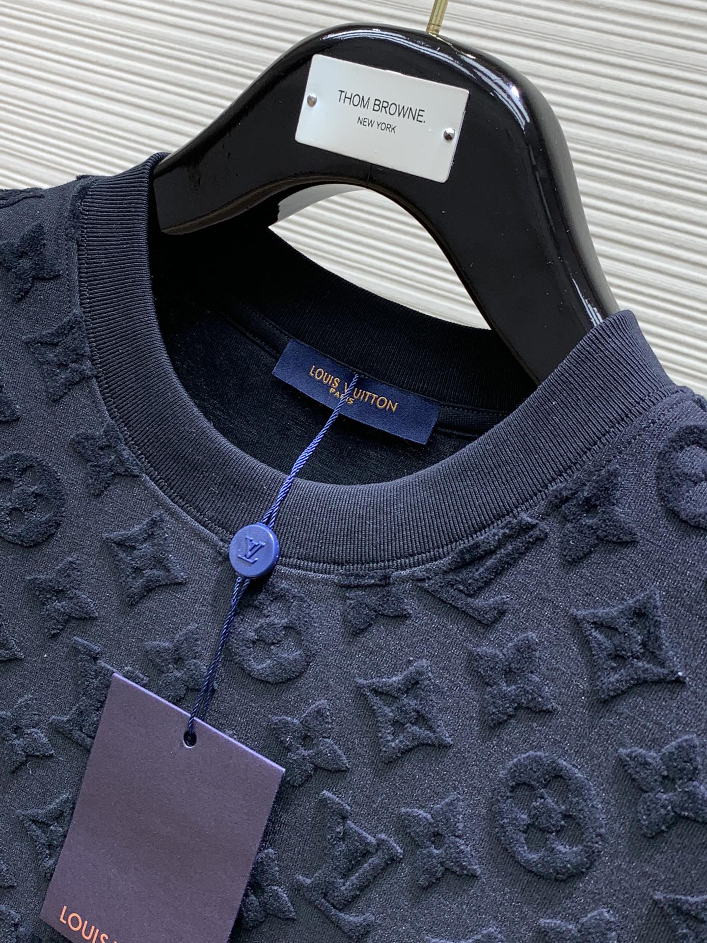 LouisVuitton路易威登2024初夏最新款专柜同步有售原单狠货时尚休闲圆领针织短袖T恤上身很有特