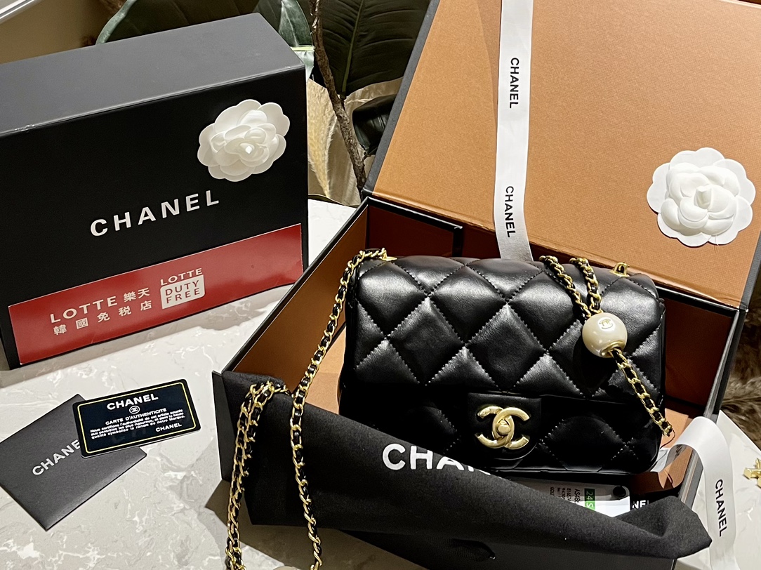 Chanel Classic Flap Bag Crossbody & Shoulder Bags Sheepskin Summer Collection Chains