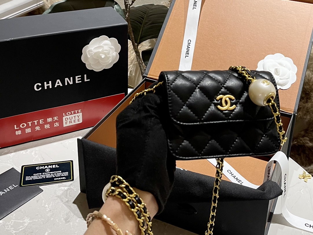 Chanel Belt Bags & Fanny Packs Crossbody & Shoulder Bags Mini