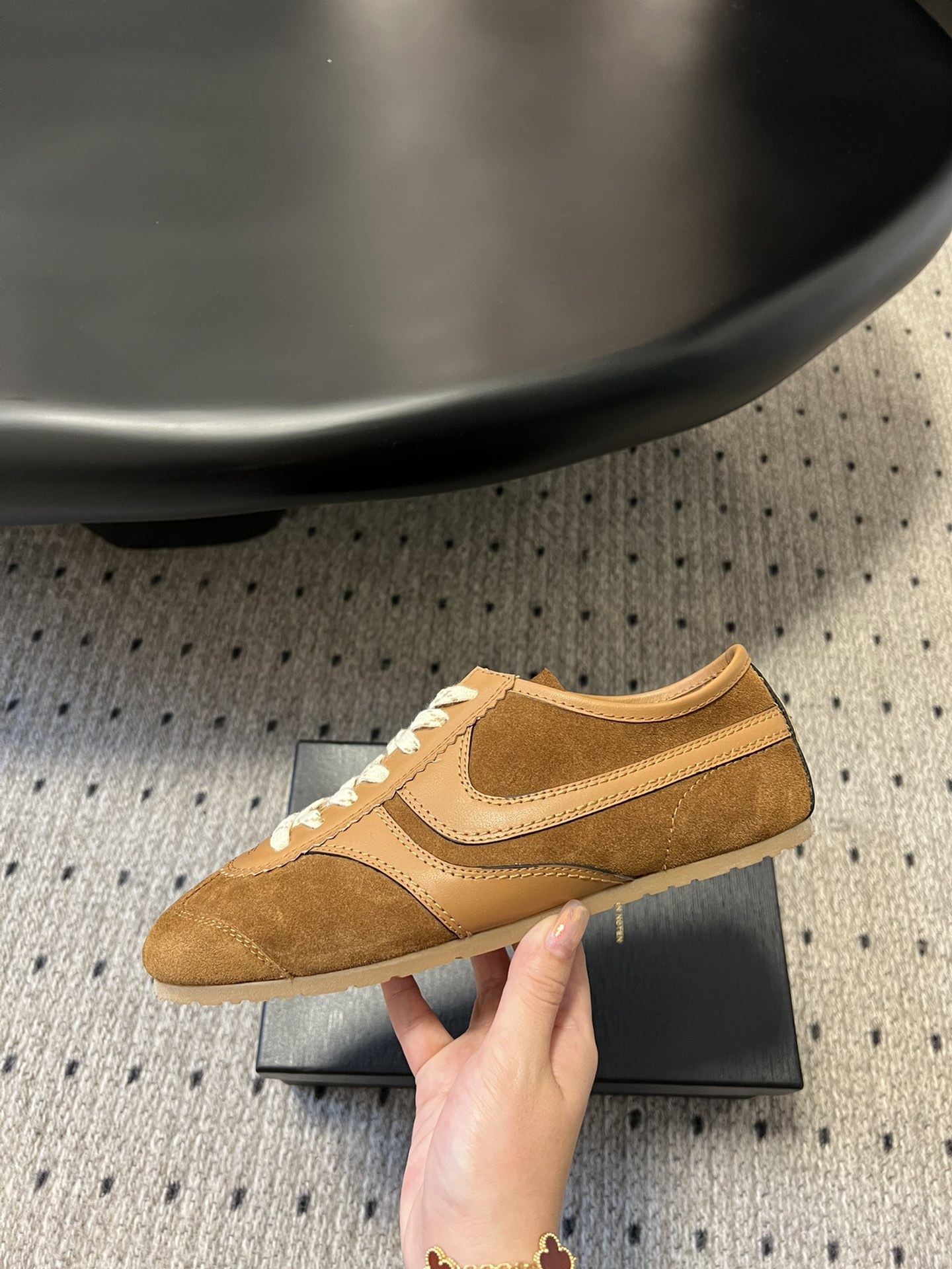 代购级小众 Dries Van Noten·DVN 复古德训鞋
dvn的德训鞋也太美了吧 drie