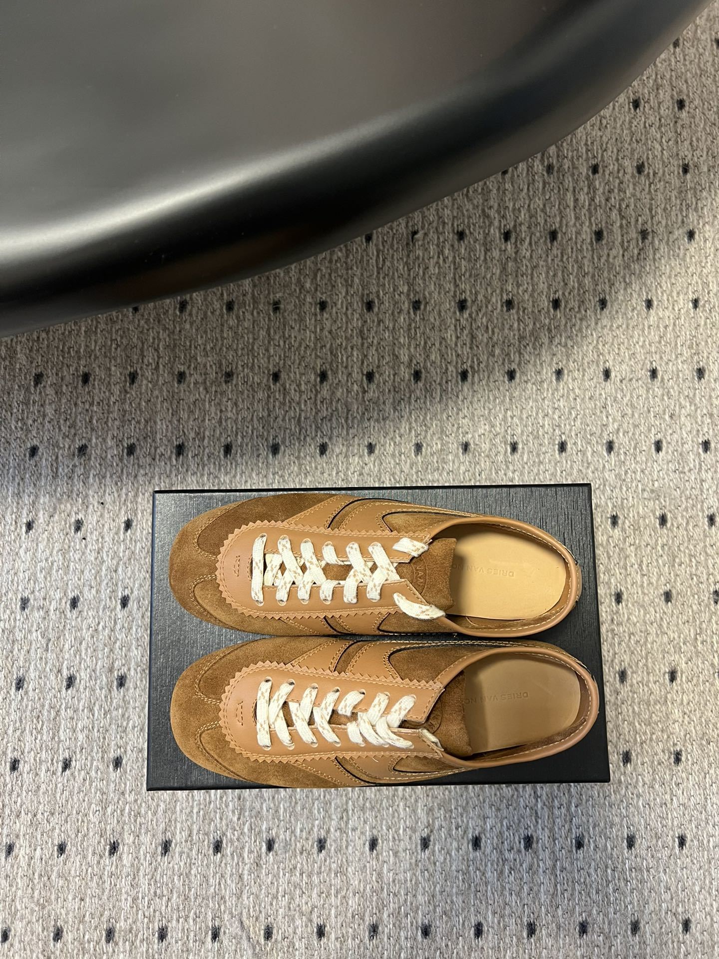 代购级小众 Dries Van Noten·DVN 复古德训鞋
dvn的德训鞋也太美了吧 drie