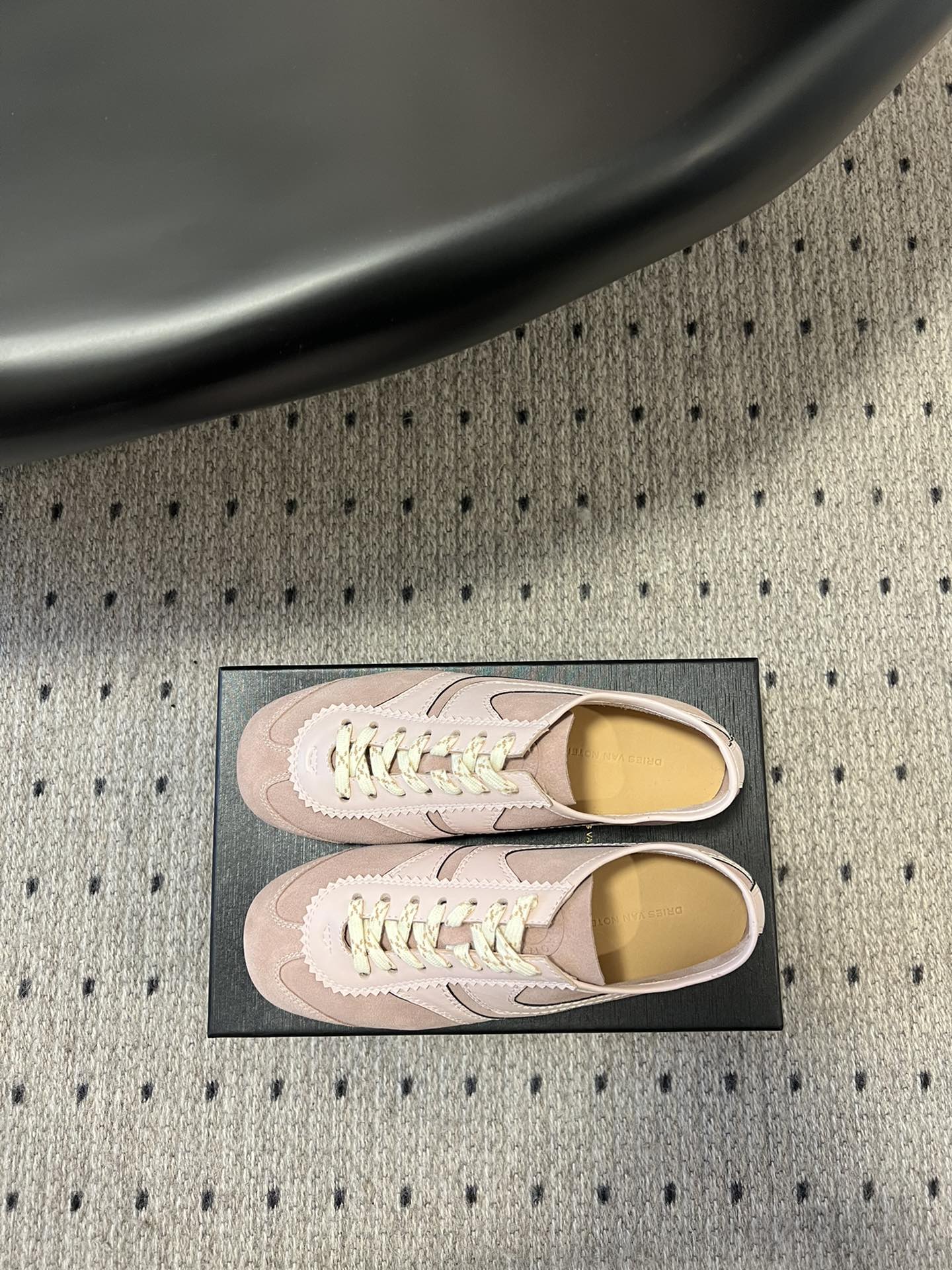 
代购级小众 Dries Van Noten·DVN 复古德训鞋

dvn的德训鞋也太美了吧  drie